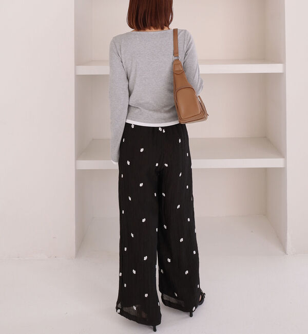 archives「花柄刺繍イージーワイドパンツ」|チノ|