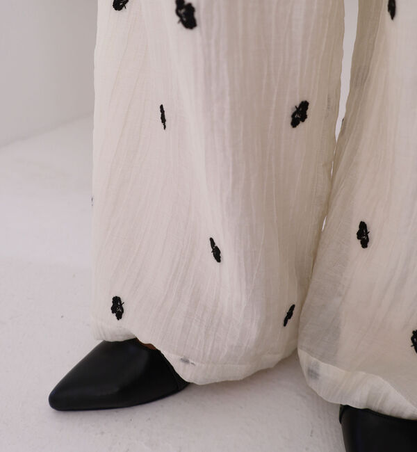 archives「花柄刺繍イージーワイドパンツ」|チノ|