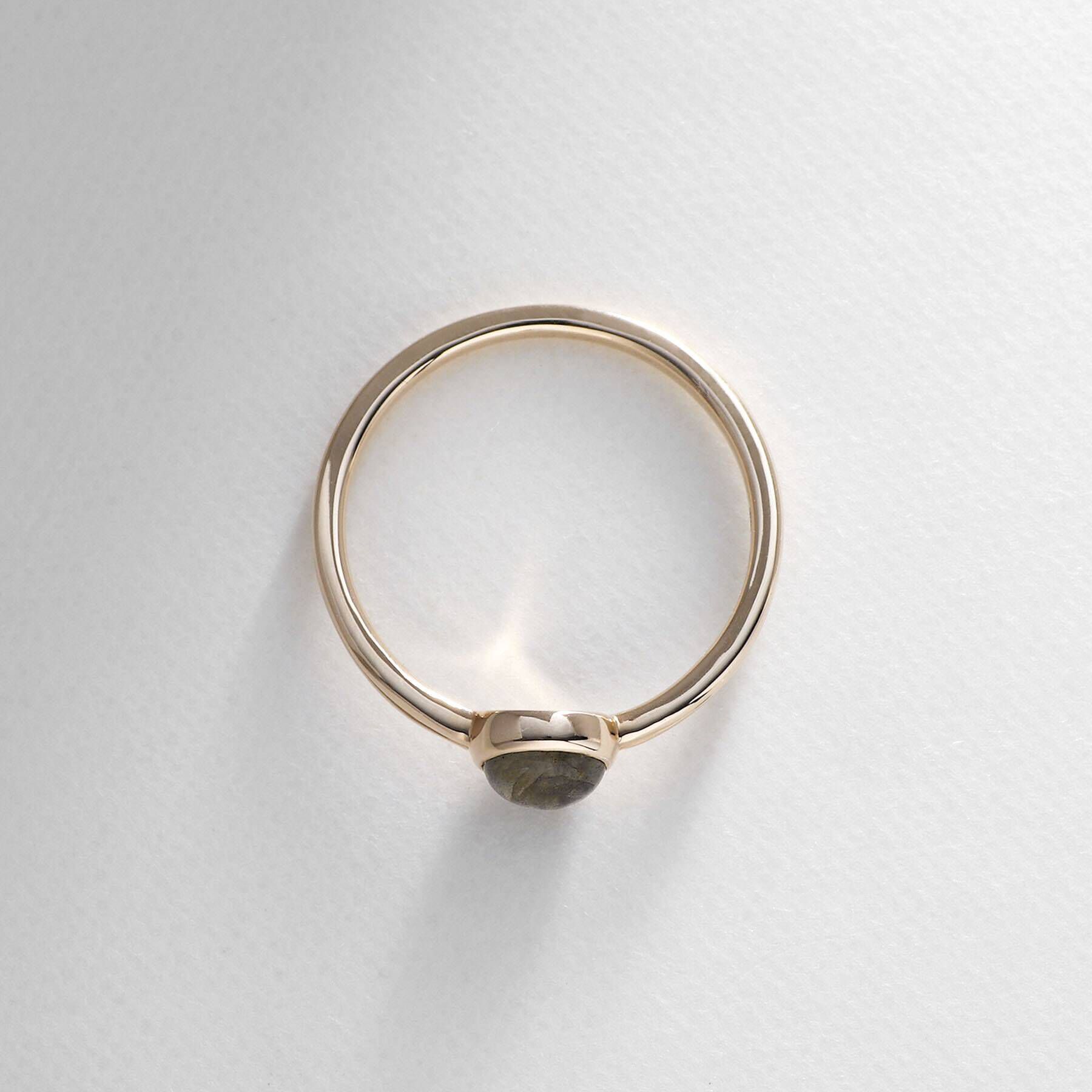 COCOSHNIK「K10ラブラドライト ラウンドカボション リング」|リング|