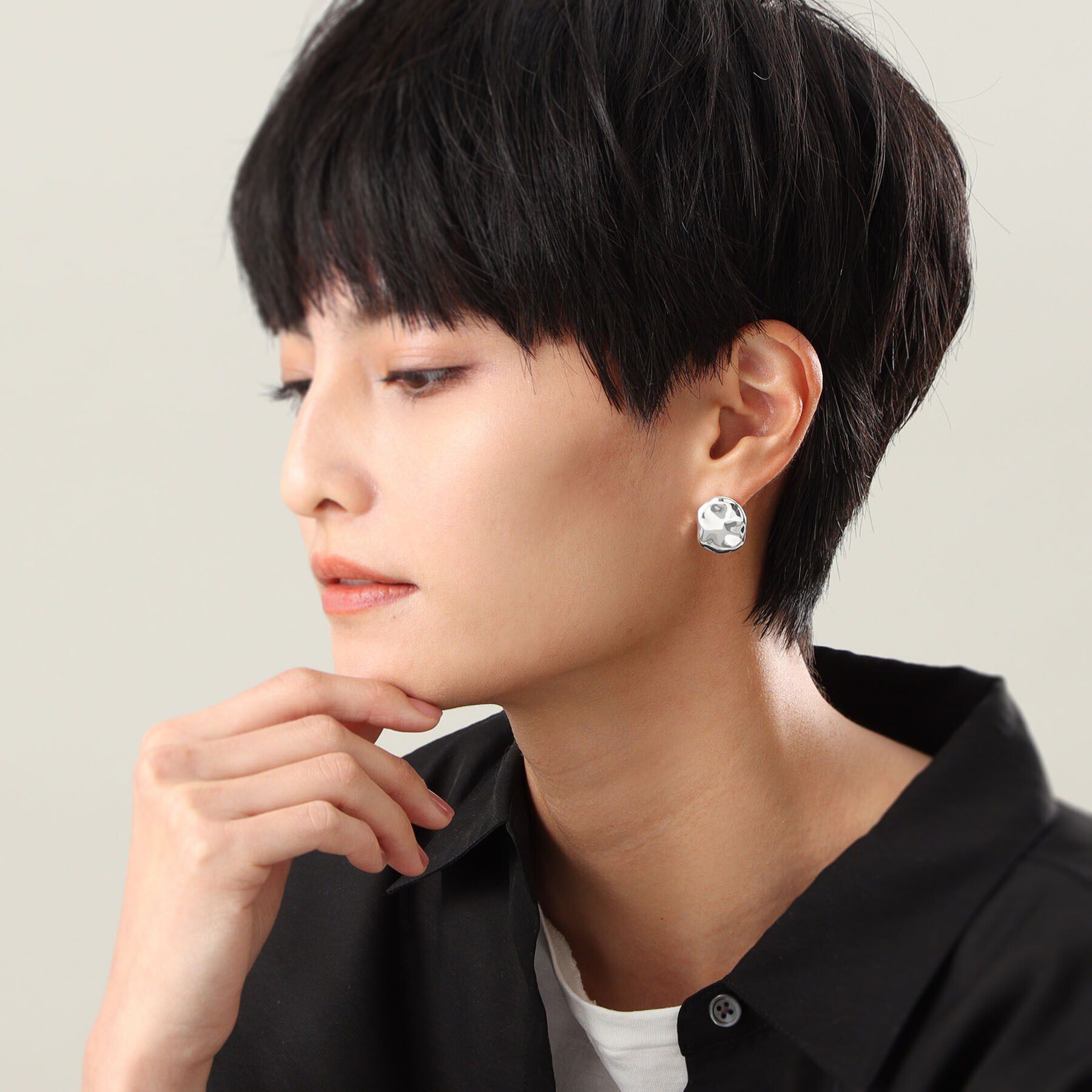 COCOSHNIK ONKITSCH「シルバー ニュアンスピアス アシンメプレート」|ピアス|