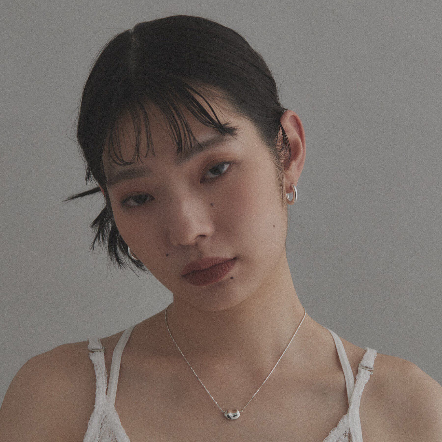 COCOSHNIK ONKITSCH「シルバー ハギーフープ ラウンドピアス」|ピアス|