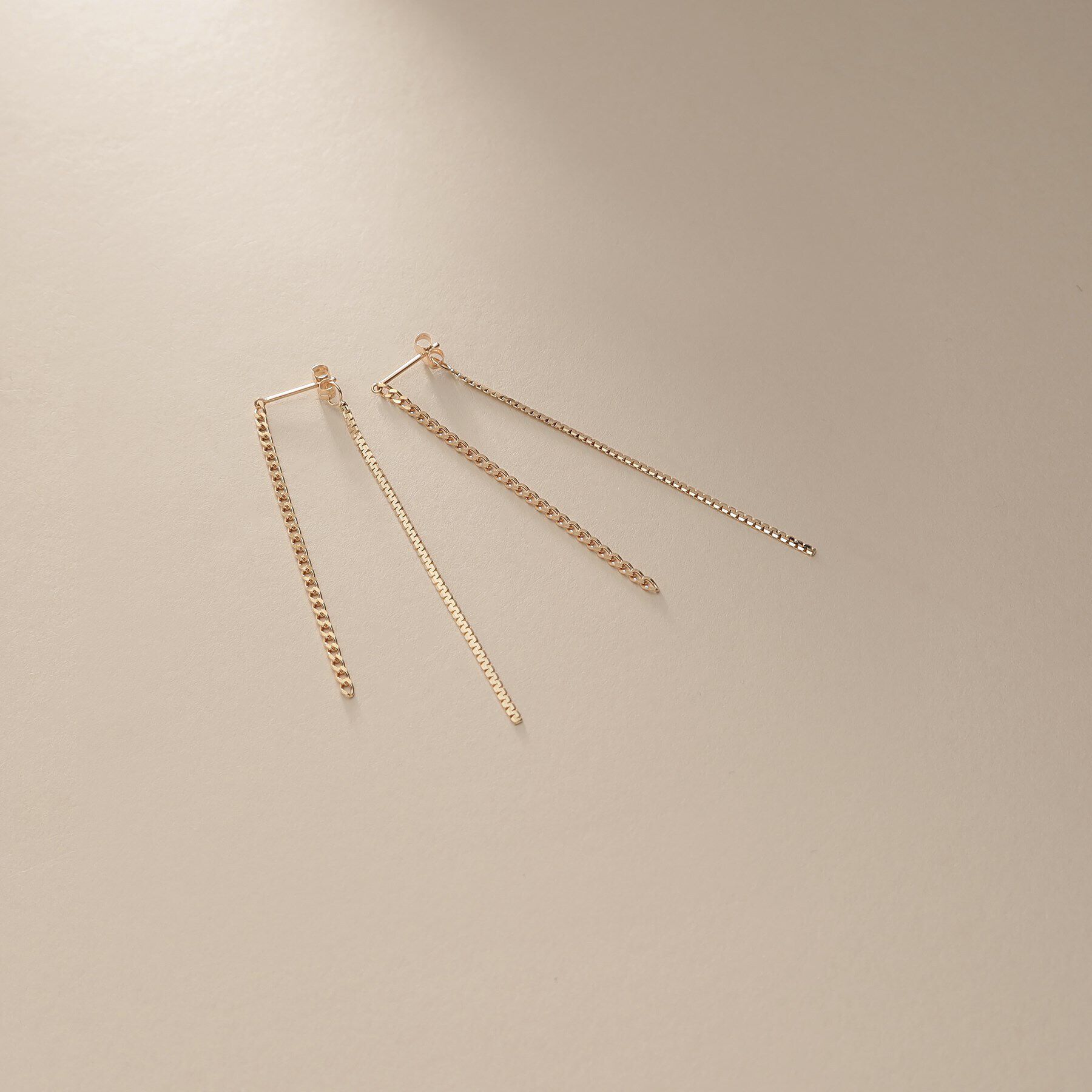 COCOSHNIK「K10キヘイ&times;ベネフラット前後 スタッドピアス」|ピアス|イエローゴールド(1