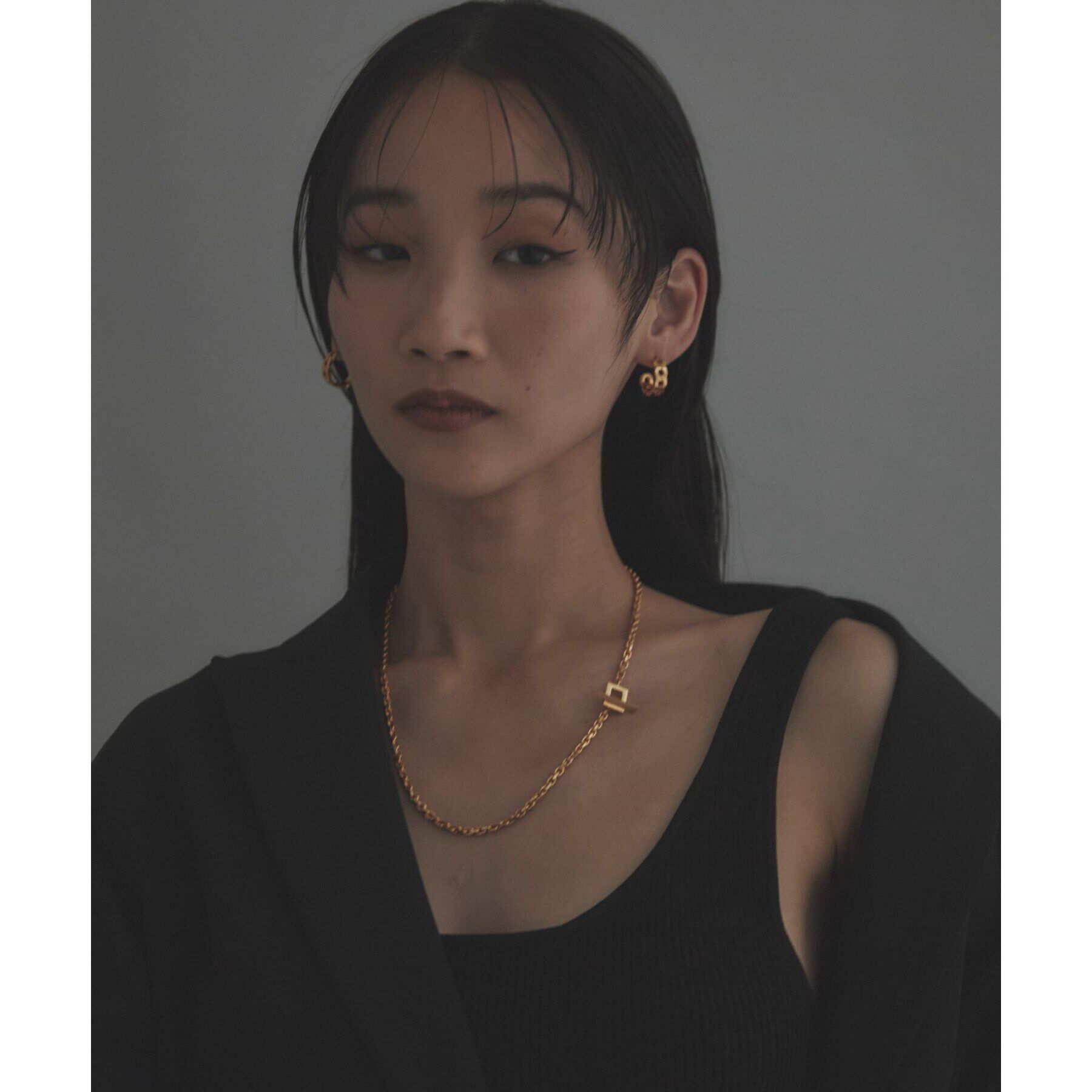 COCOSHNIK ONKITSCH「シルバー フラットカーブチェーンモチーフピアス GP」|ピアス|