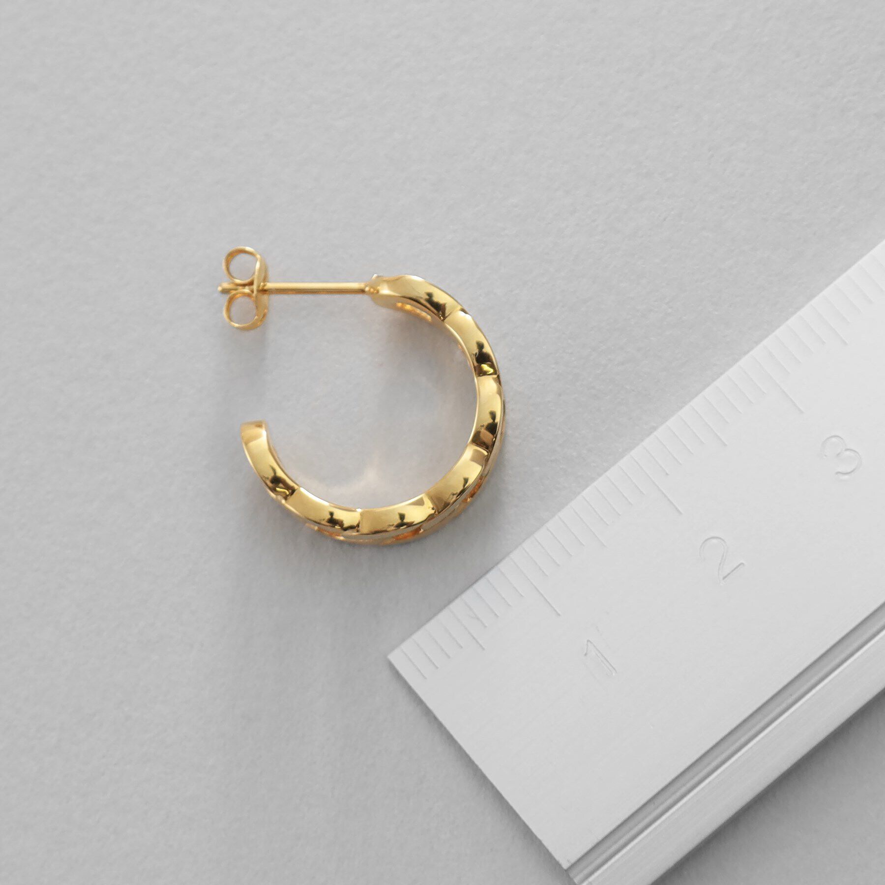 COCOSHNIK ONKITSCH「シルバー フラットカーブチェーンモチーフピアス GP」|ピアス|