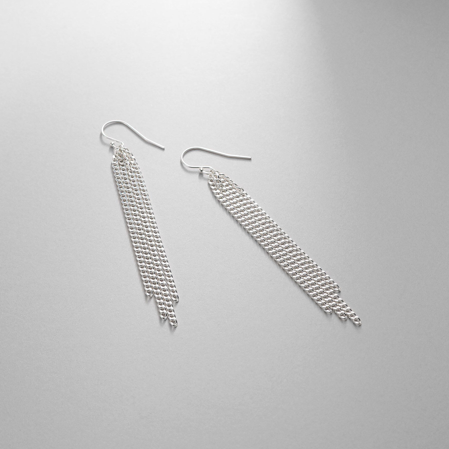 COCOSHNIK ONKITSCH「シルバー カーブチェーンフリンジピアス」|ピアス|