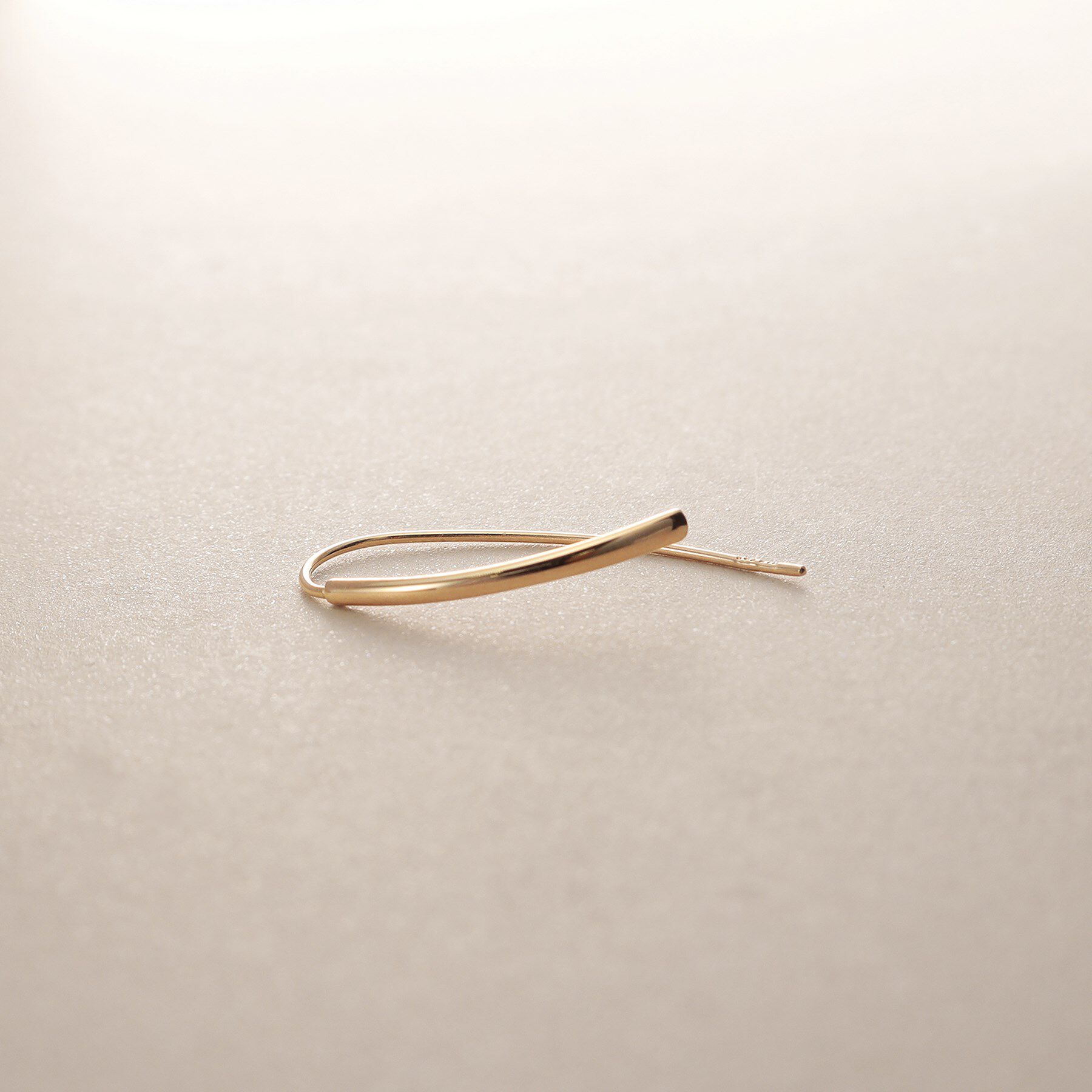 COCOSHNIK「K10中空マーキス フックピアス」|ピアス|