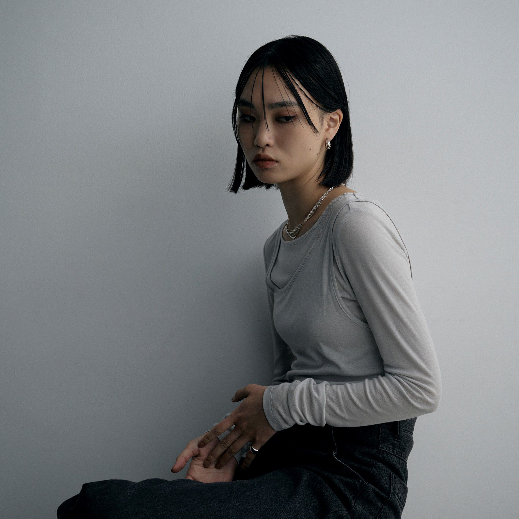 COCOSHNIK ONKITSCH「シルバー ホロウフープ クロワッサンピアス」|ピアス|