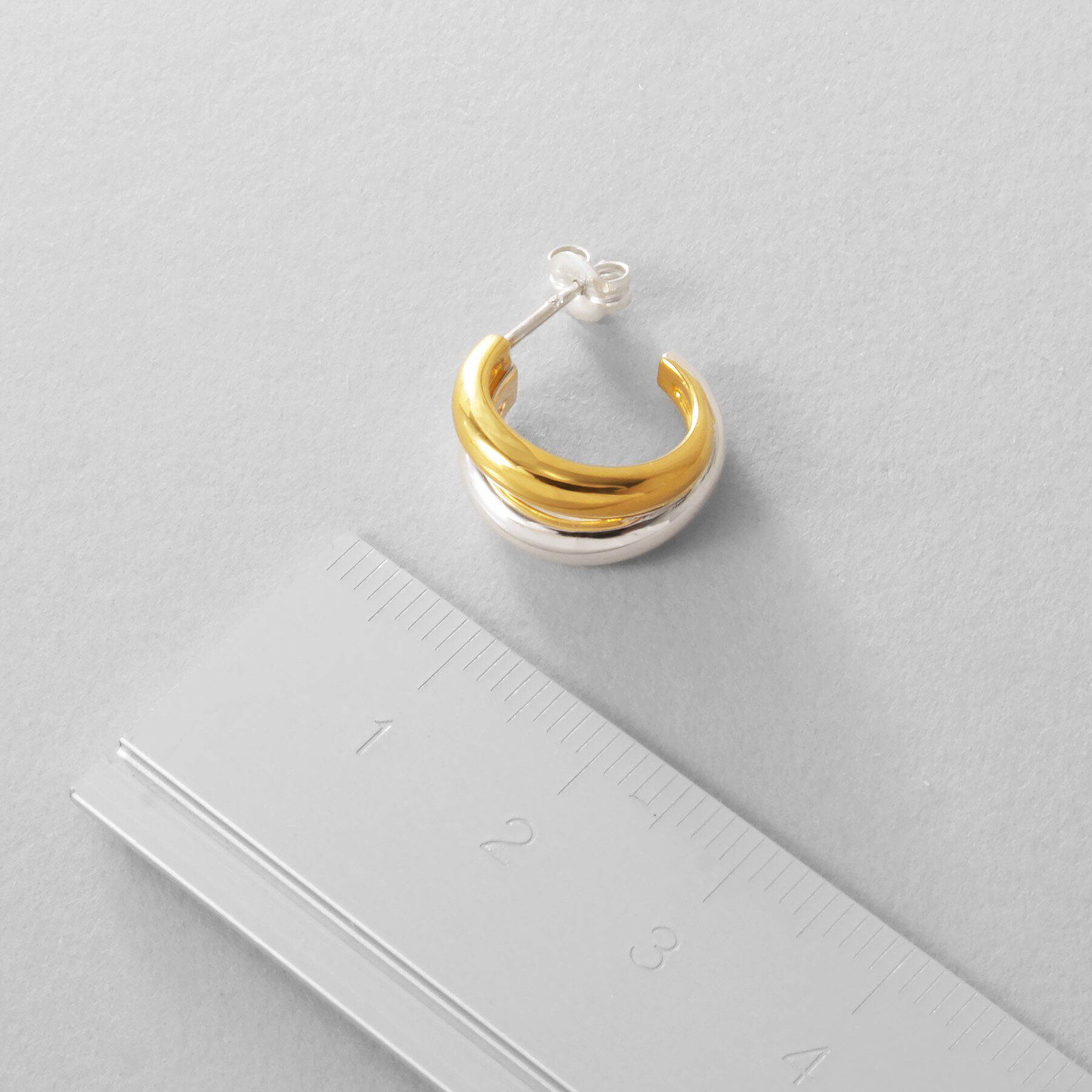 COCOSHNIK ONKITSCH「シルバー コンビカラー スモールフープ デュアルドームピアス」|ピアス|