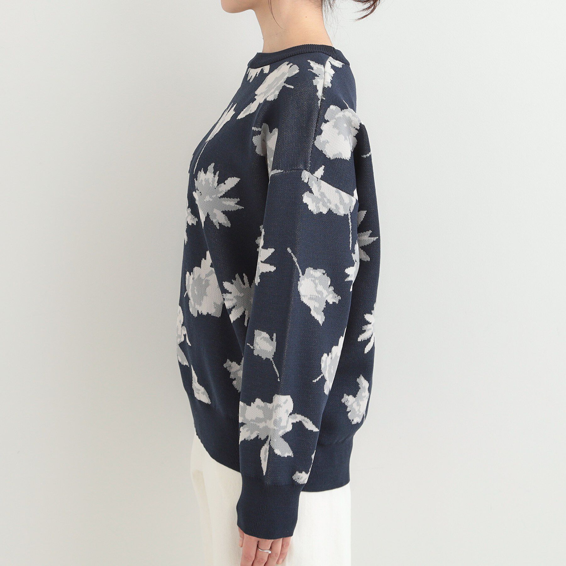 SHOO･LA･RUE「【洗濯機可/S-LL】ゆるシルエット 甘すぎない　大人の花柄もちもちニット」|ニット・セーター|