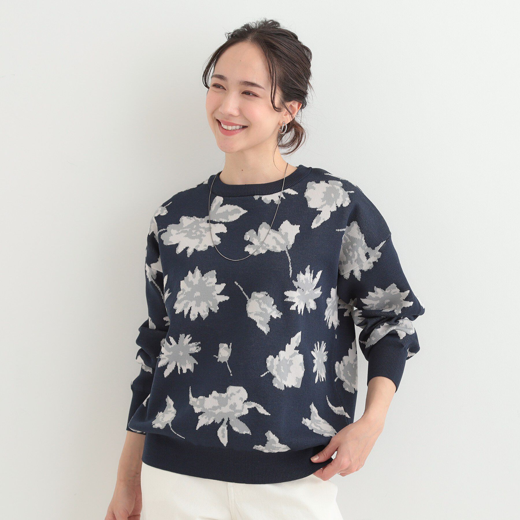 SHOO･LA･RUE「【洗濯機可/S-LL】ゆるシルエット 甘すぎない　大人の花柄もちもちニット」|ニット・セーター|