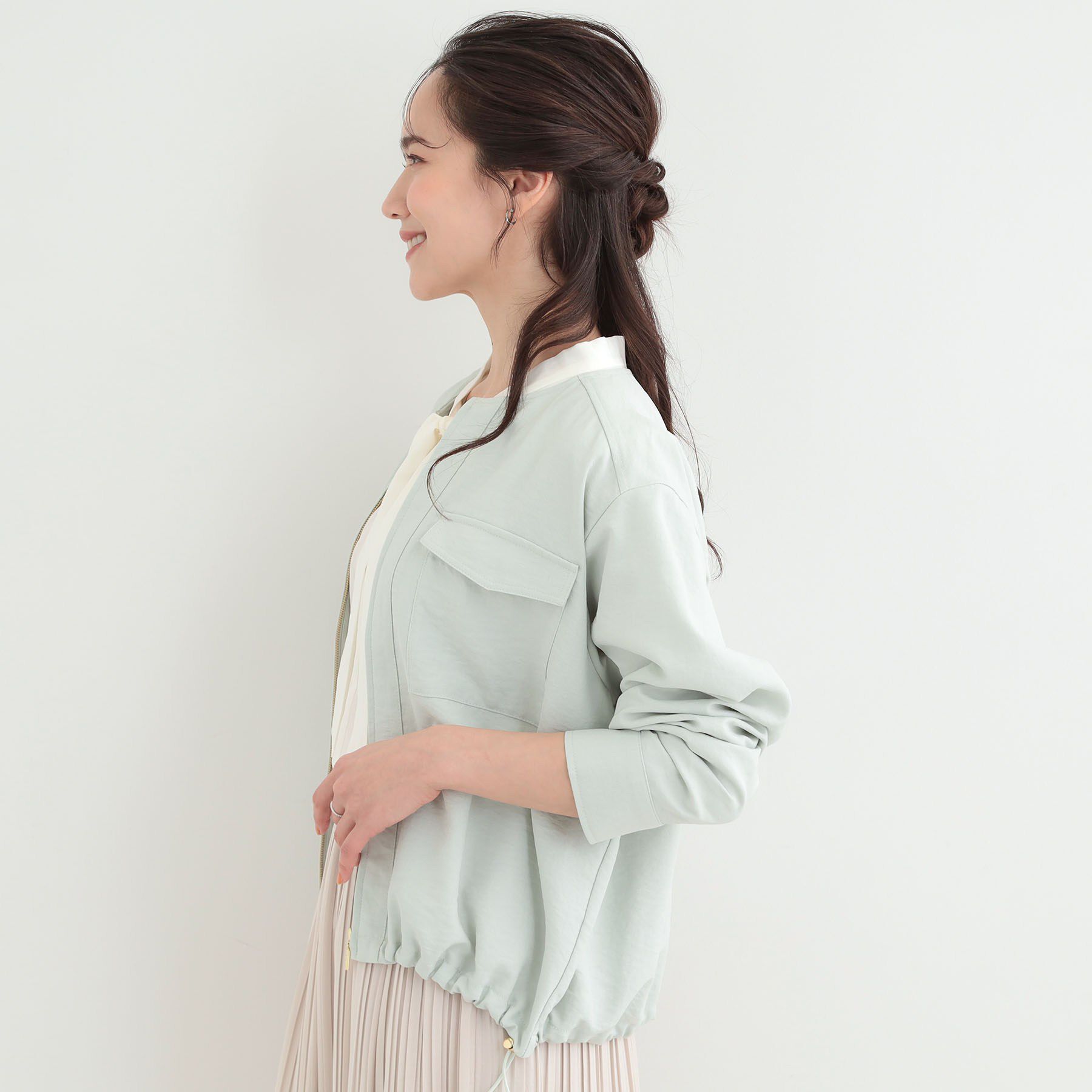 SHOO･LA･RUE「【S-LL】サッと羽織れてきれい見え　フラップポケット ノーカラーブルゾン」|ブルゾン・スタジャン|