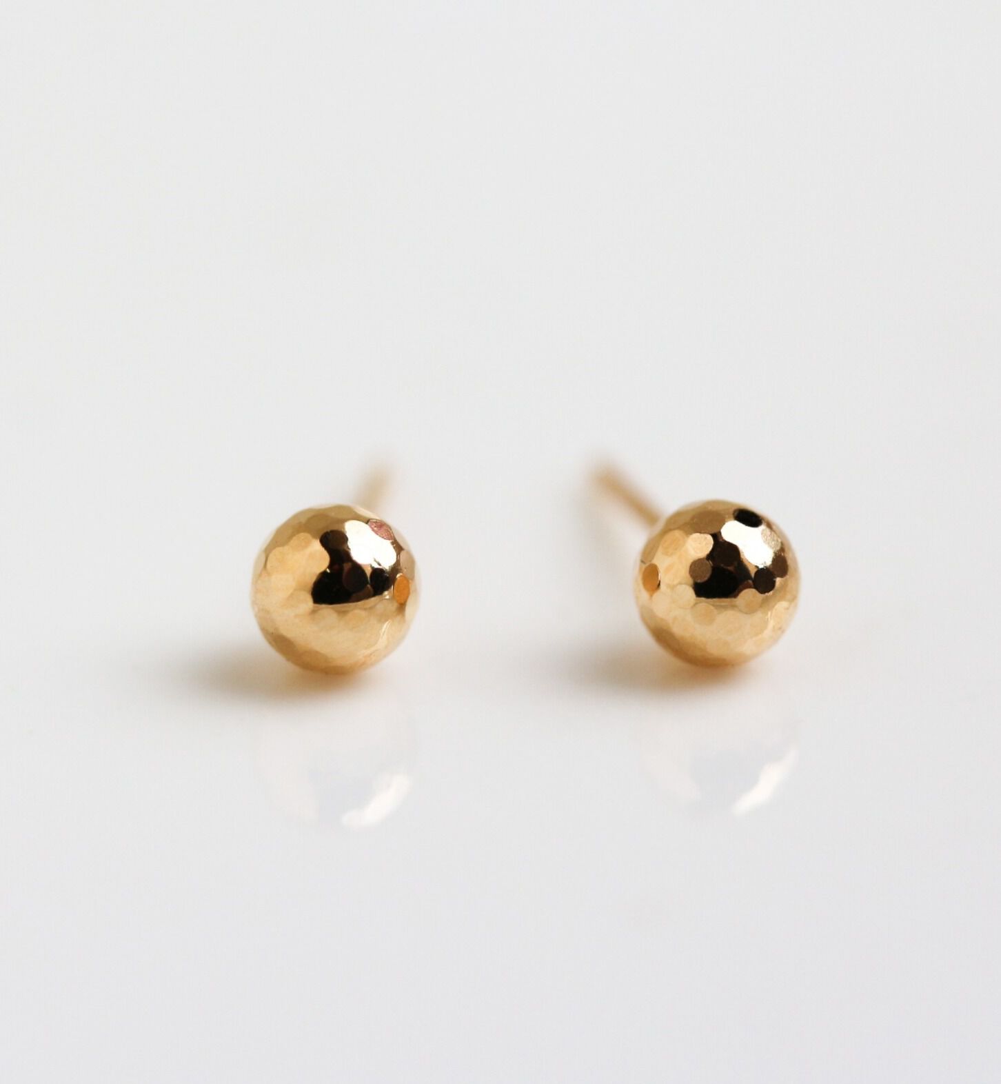  「ゴールド ミラーボール 4mm ピアス | K18」|ピアス|K18 イエローゴールド