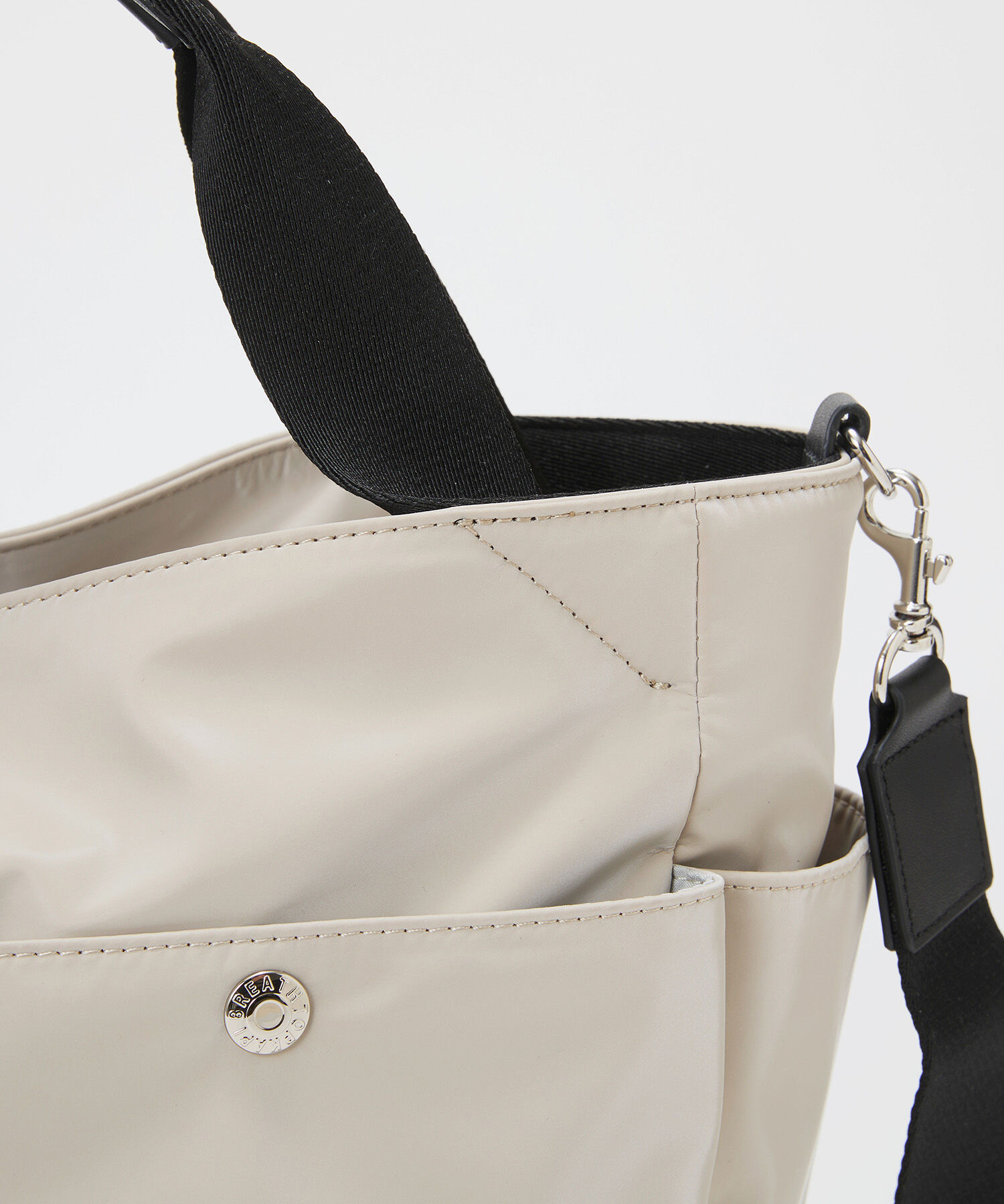 TOPKAPI BREATH「【Breath TOPKAPI】Train 防水ポリエステル ショルダー付き A4 トートバッグ / キャリー対応」|トートバッグ|