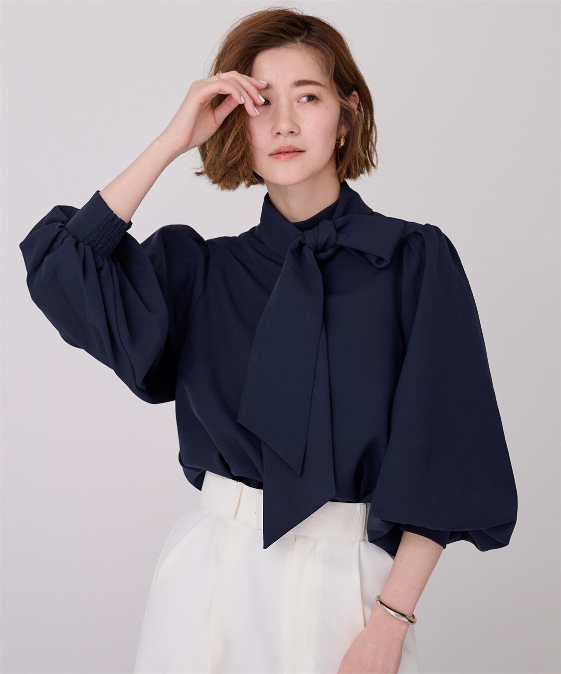 ur's「【星玲奈さんコラボアイテム】2wayボリュームスリーブボウタイブラウス」|シャツ・ブラウス|ネイビー