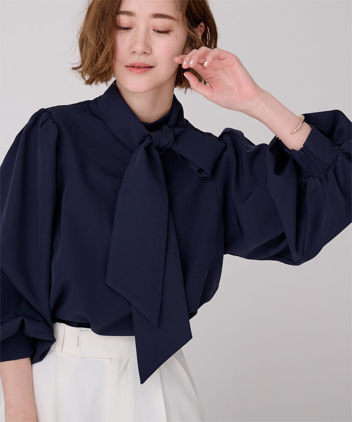 ur's「【星玲奈さんコラボアイテム】2wayボリュームスリーブボウタイブラウス」|シャツ・ブラウス|
