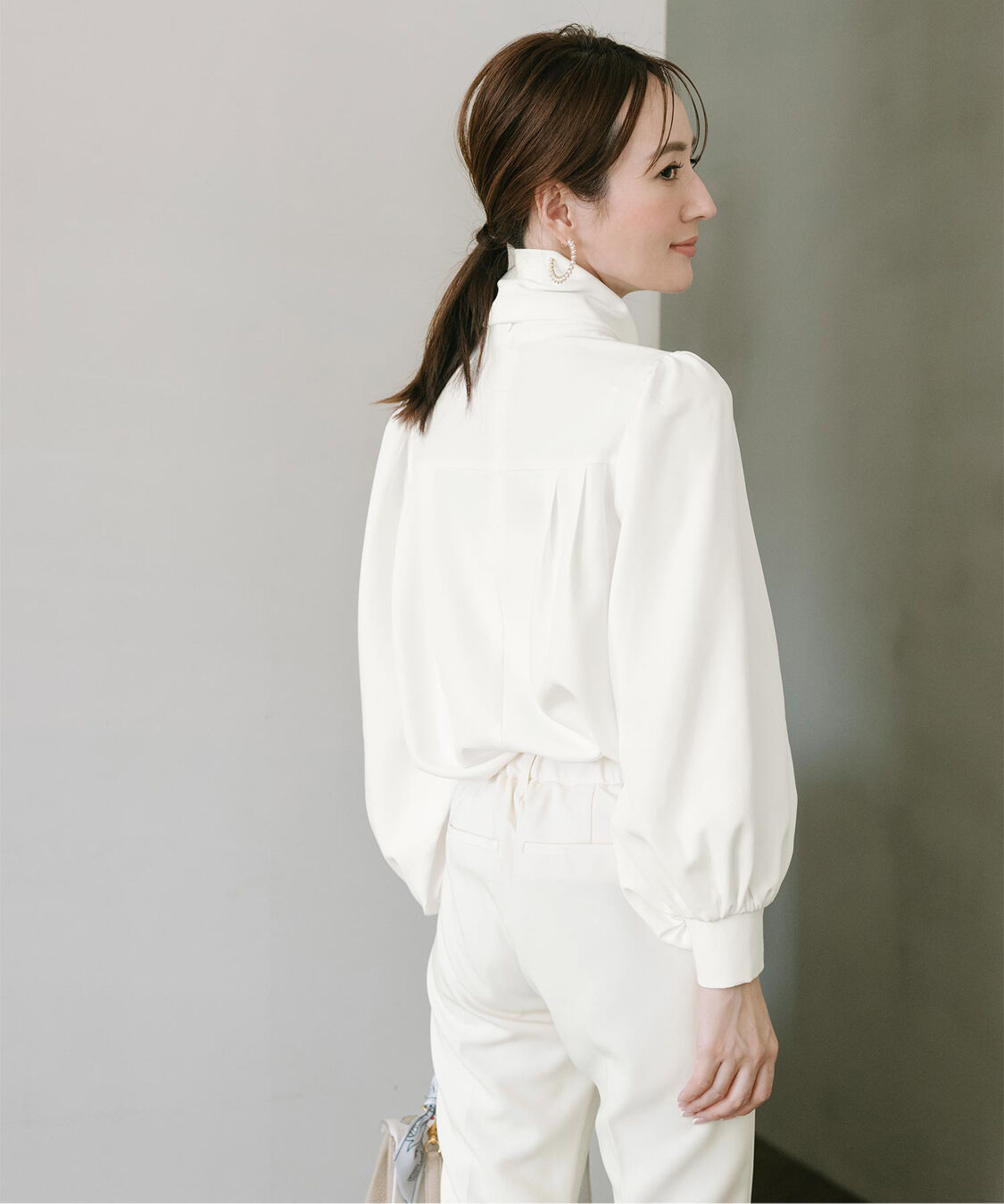 ur's「【星玲奈さんコラボアイテム】2wayボリュームスリーブボウタイブラウス」|シャツ・ブラウス|