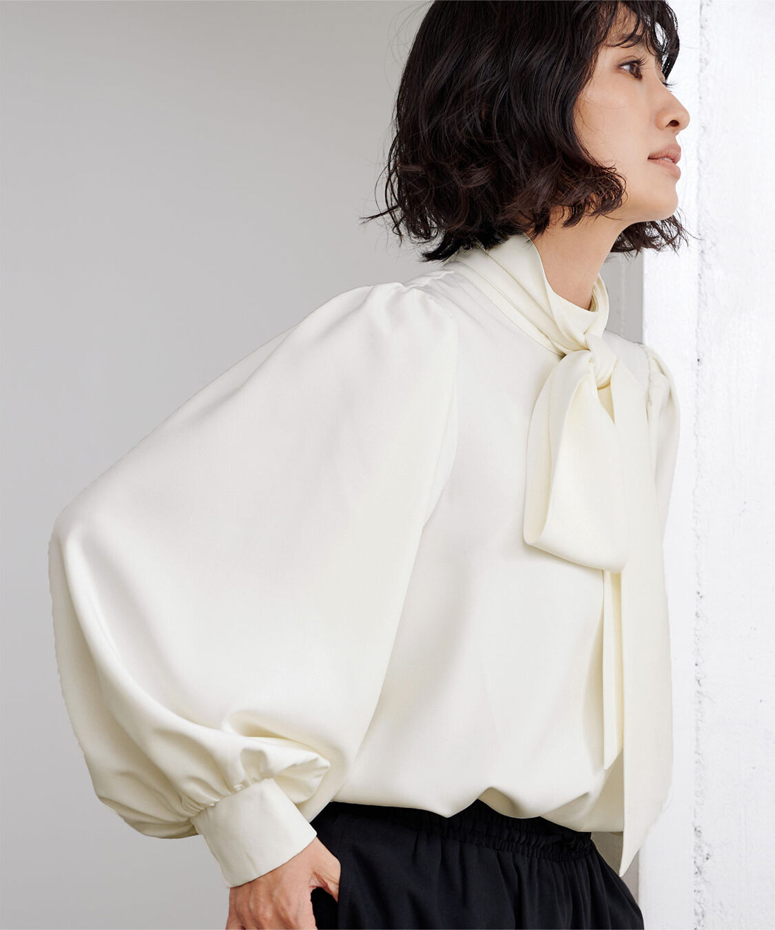 ur's「【星玲奈さんコラボアイテム】2wayボリュームスリーブボウタイブラウス」|シャツ・ブラウス|