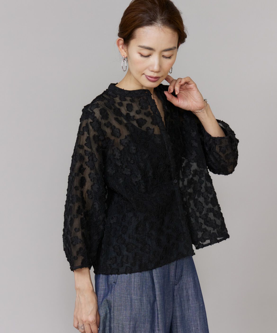Le Souk「《大きいサイズ》カットジャカードブラウス」|シャツ・ブラウス|ブラック