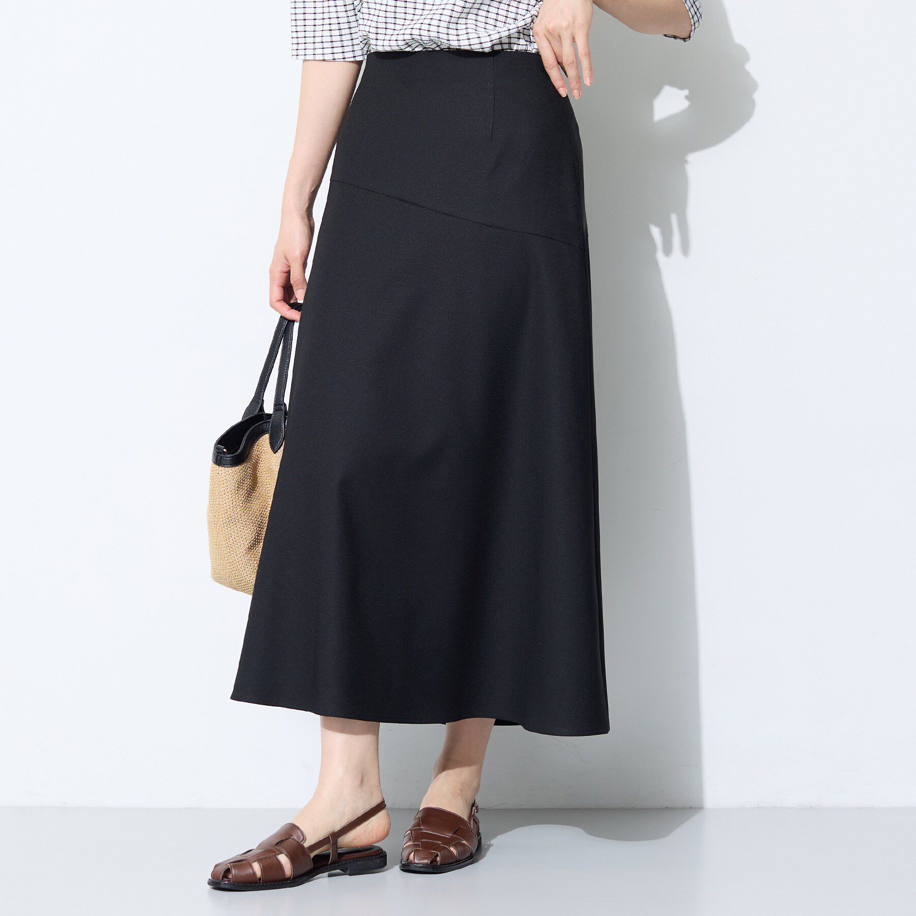 INDIVI「【洗える／UVケア／すっきり見え】ナローフレアスカート」|スカート|ブラック(019)