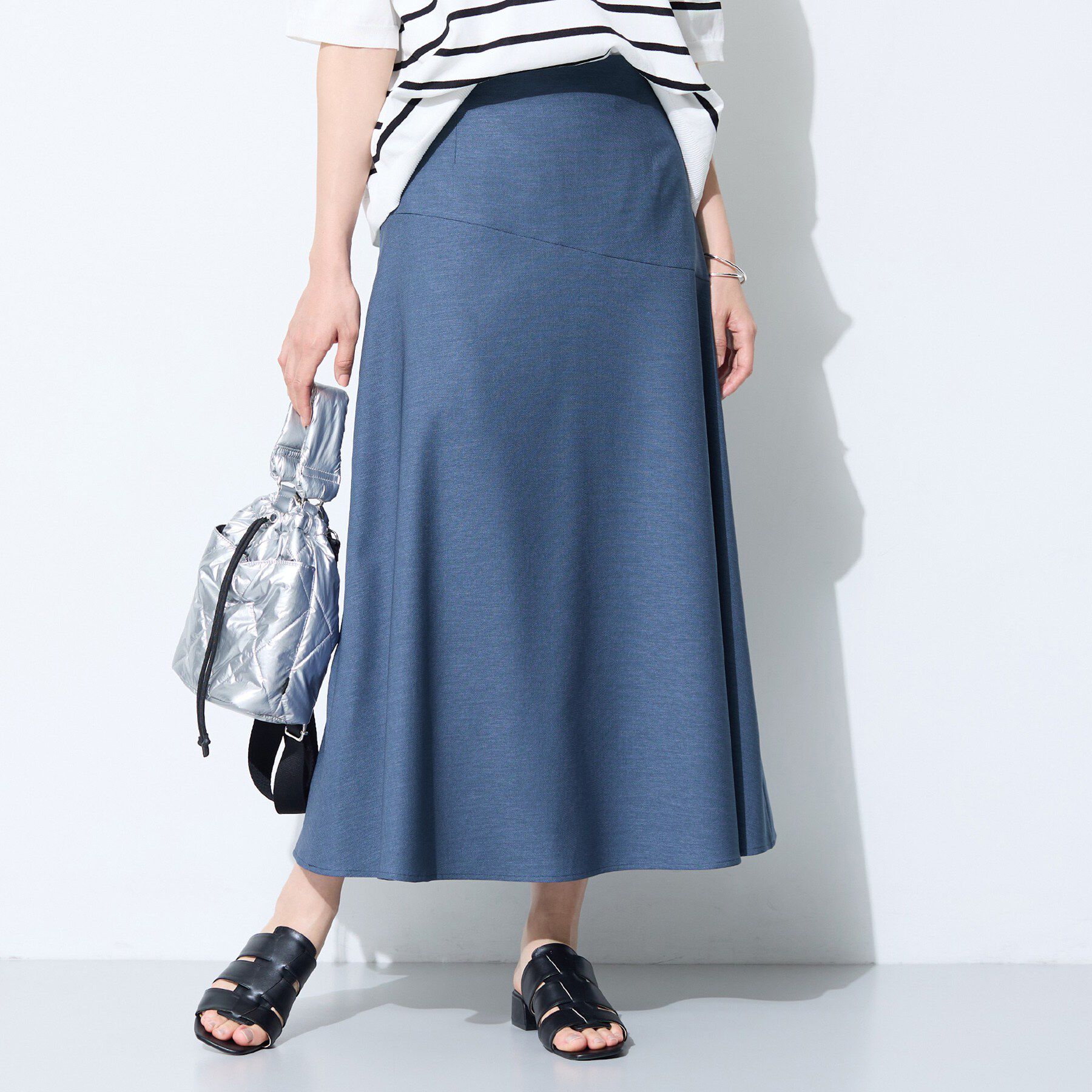 INDIVI「【洗える／UVケア／すっきり見え】ナローフレアスカート」|スカート|ブルー(093)