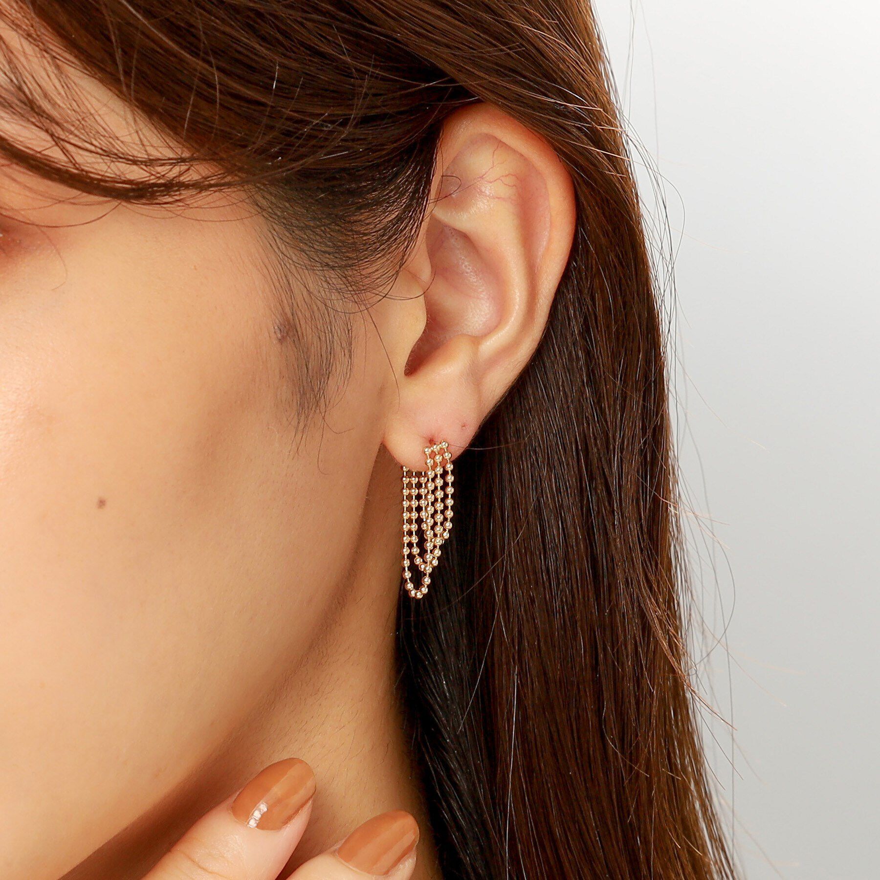 COCOSHNIK「K10ボール3連チェーン フープピアス」|ピアス|