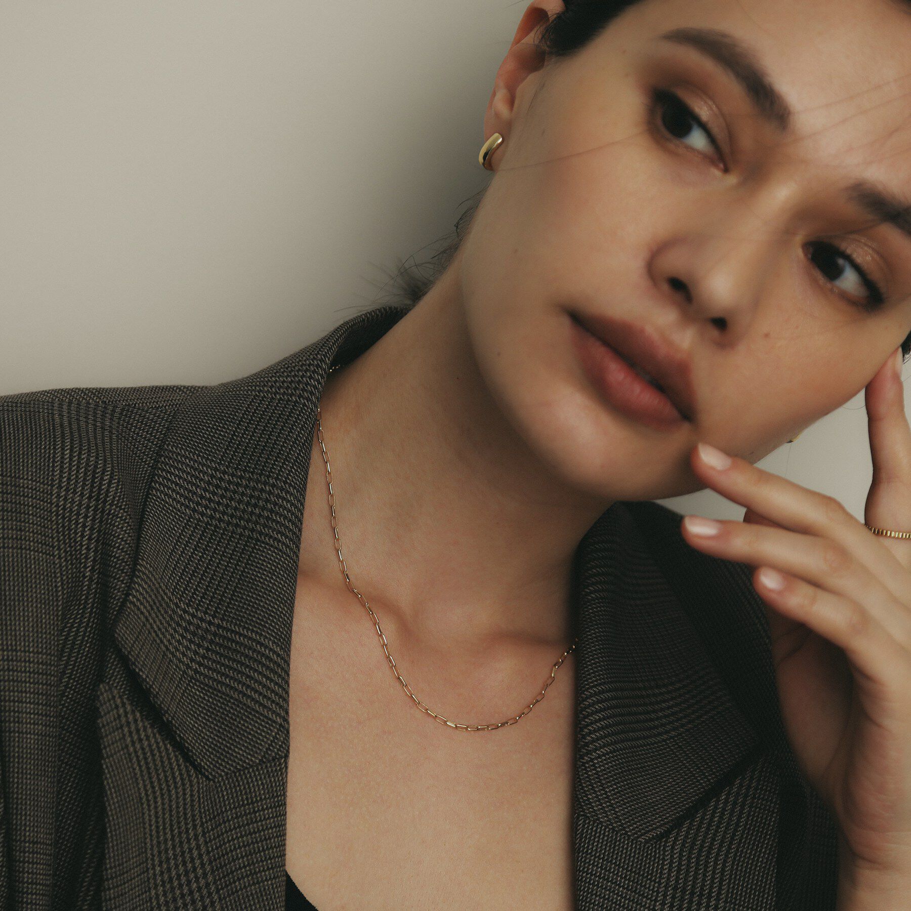 COCOSHNIK「K18中空MVロング ネックレスS」|ネックレス|