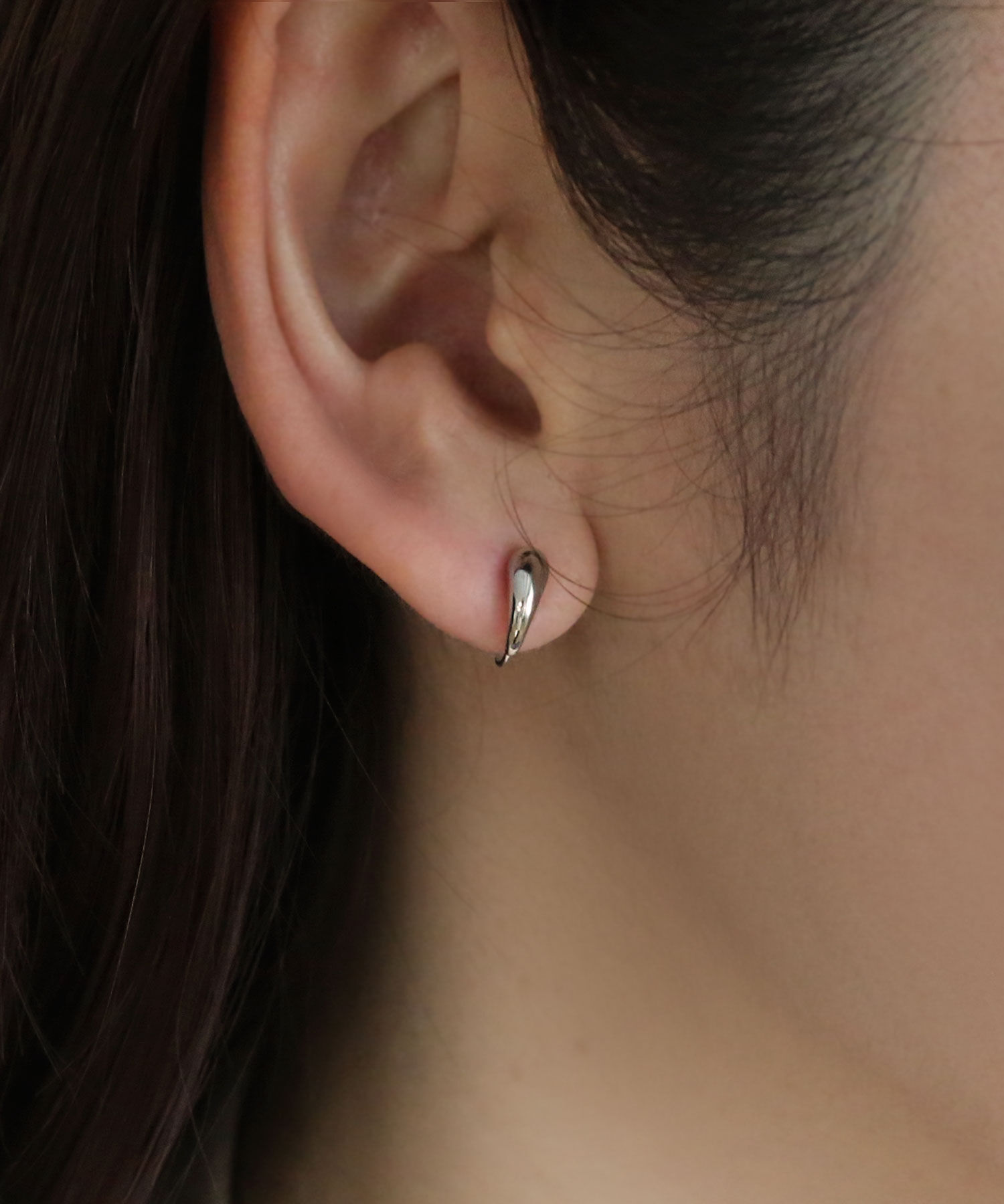  「ノンホール・逆さしずく型イヤリング」|イヤリング|