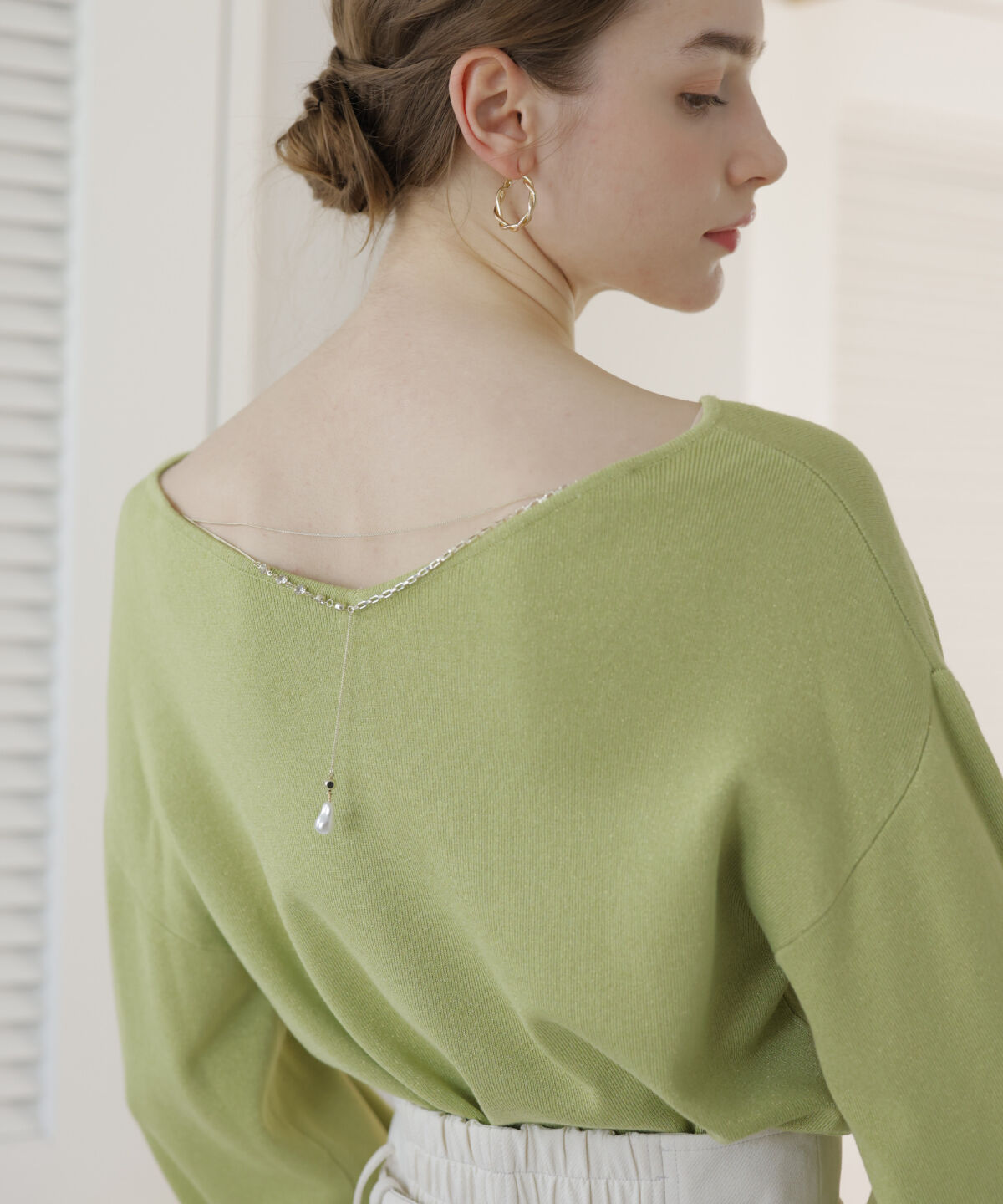 アンドクチュール「ラメニットバックチェーンプルオーバー」|ニット・セーター|