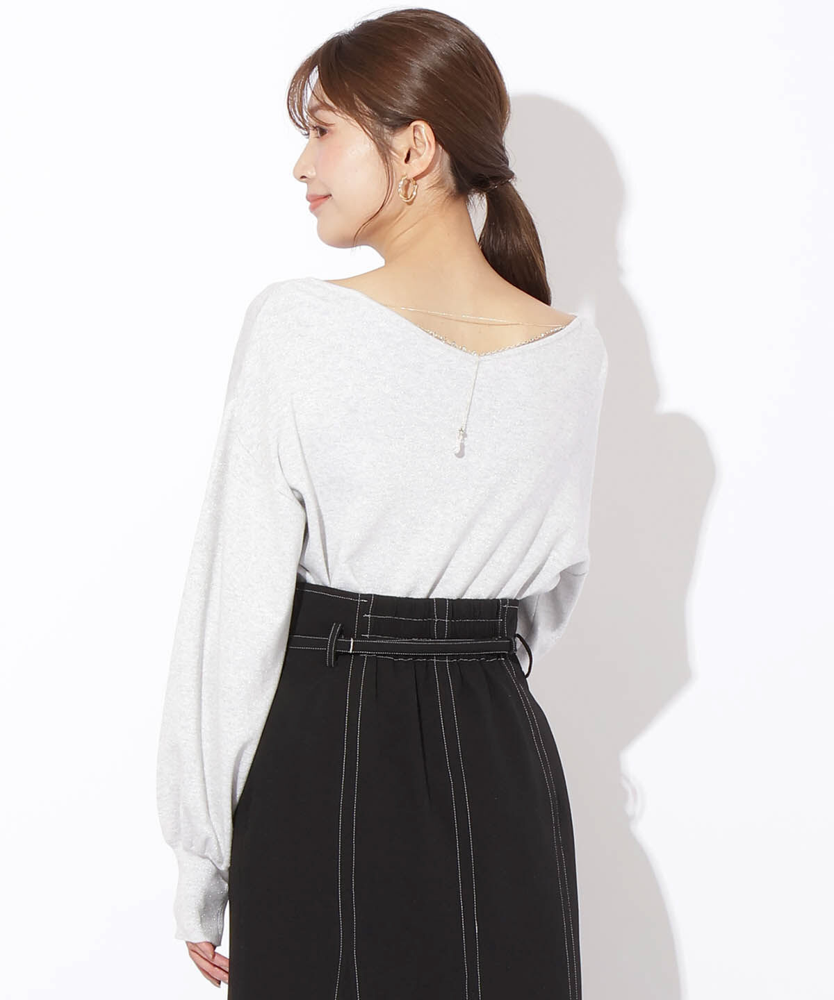 アンドクチュール「ラメニットバックチェーンプルオーバー」|ニット・セーター|