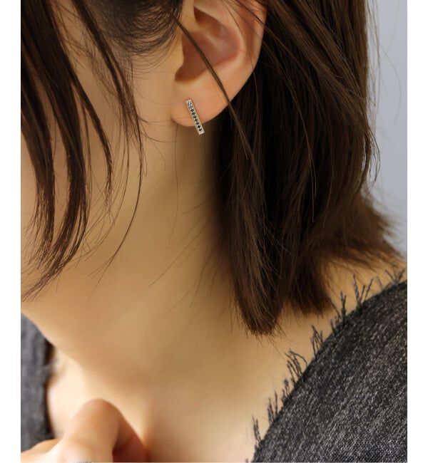 Lilas by Spick&Span「ボックスブラックダイヤ12mmバーピアス K10（両耳）」|ピアス|