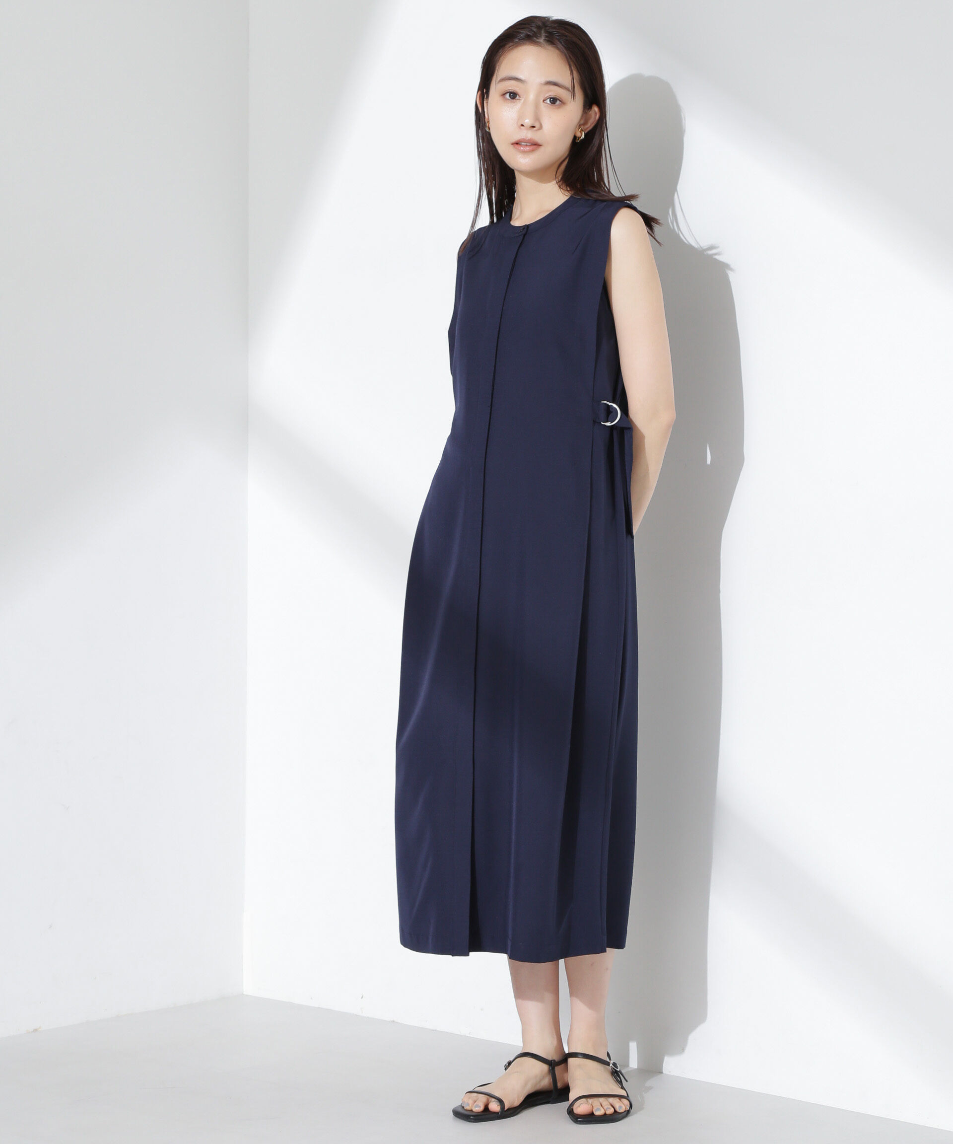 nano･universe「オープンフロントノースリーブワンピース」|ワンピース|ネイビー