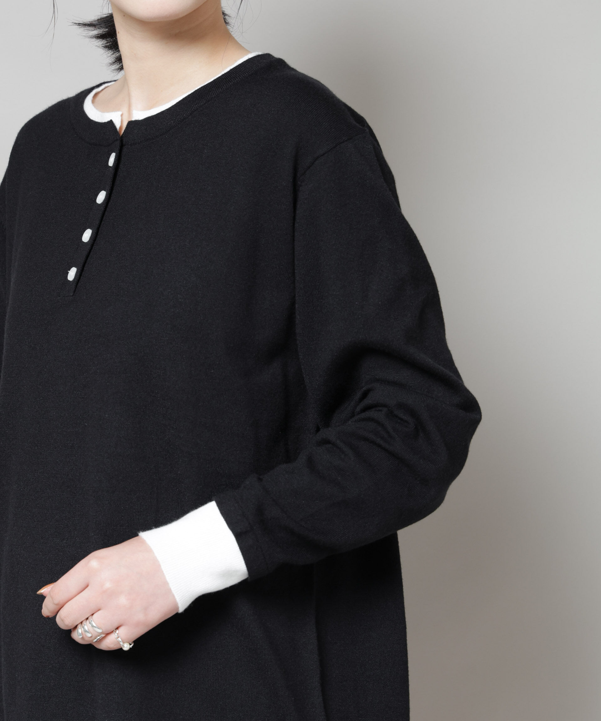 nano･universe「レイヤード風バイカラーヘンリーネックニット」|ニット・セーター|