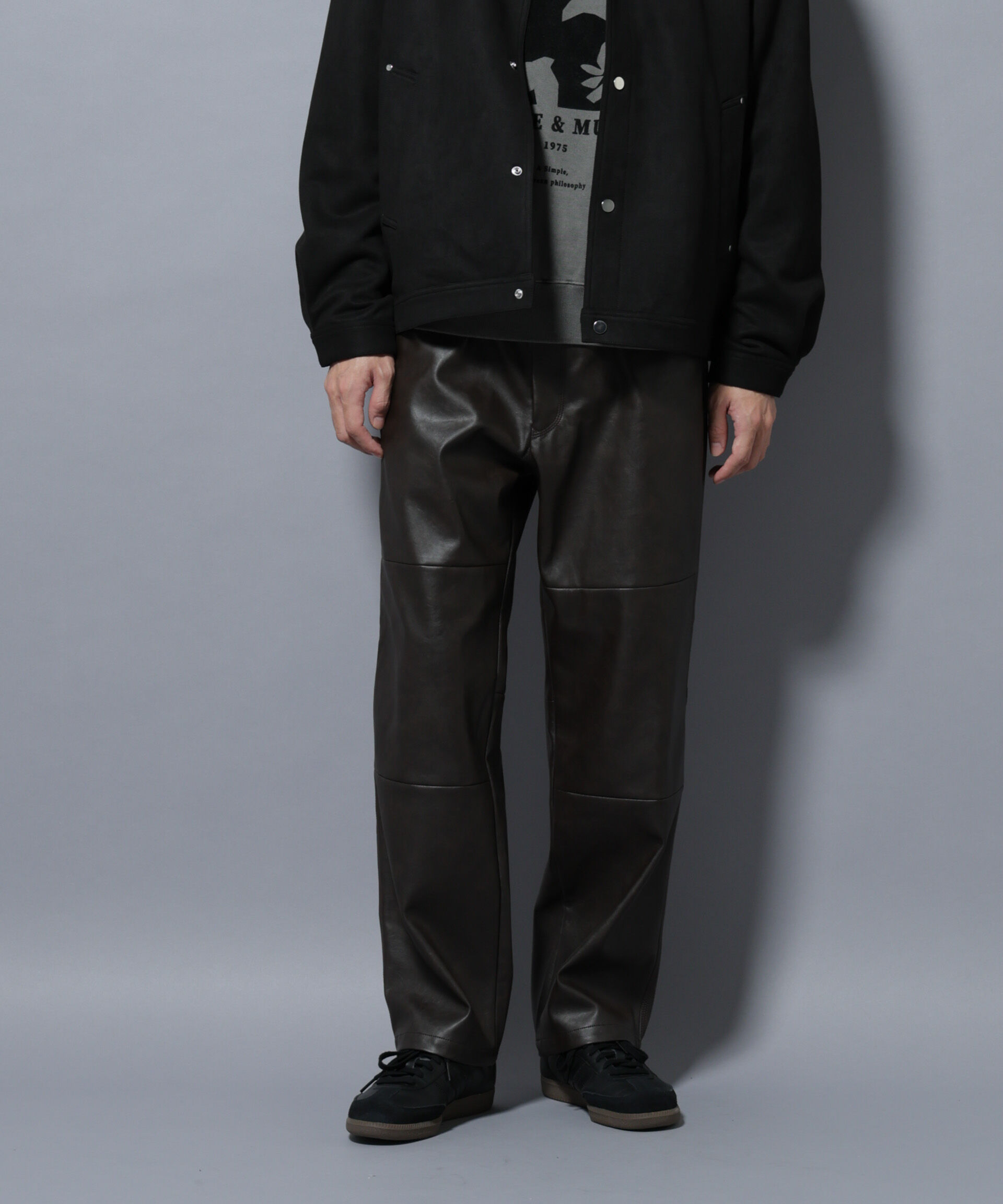 nano･universe「ヴィンテージライクフェイクレザー ダブルニーテーパードパンツ」|チノ|ブラウン