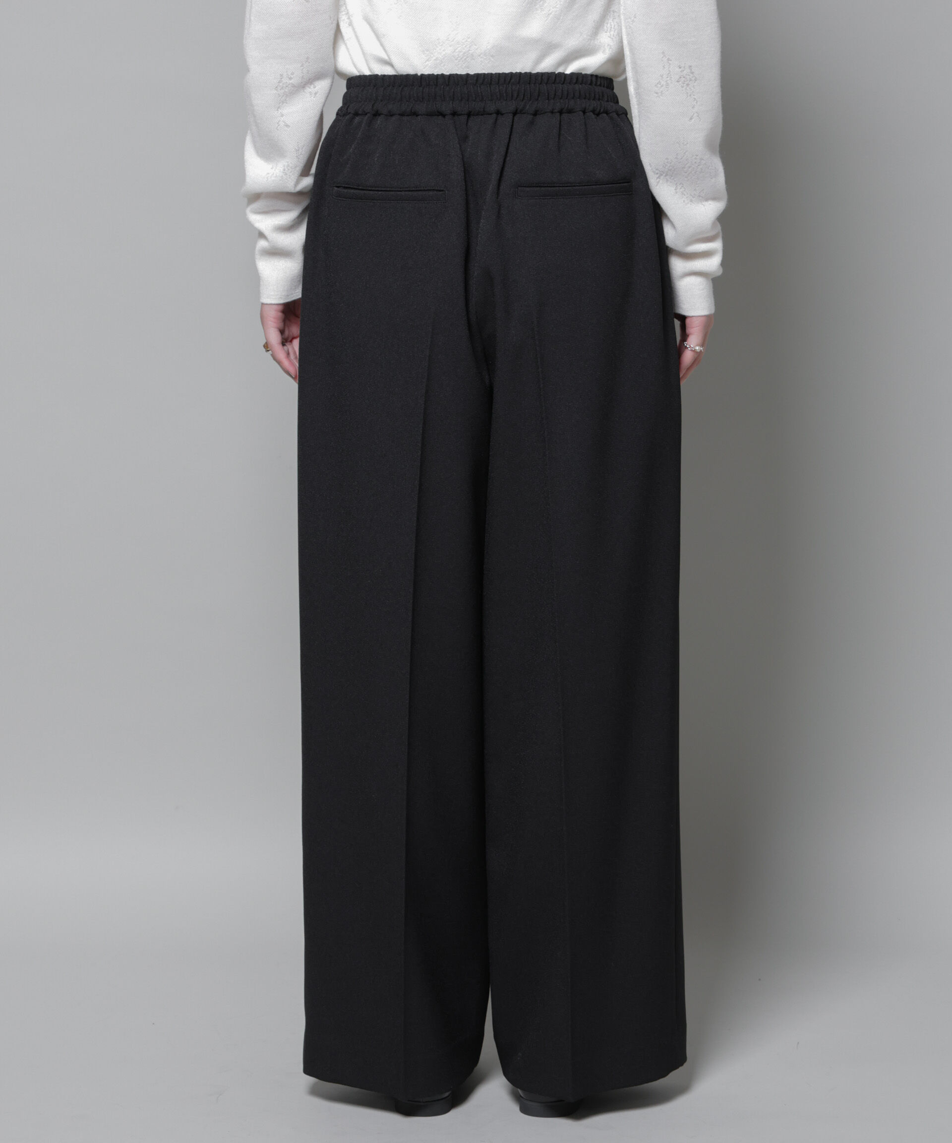 nano･universe「ストレッチサージピンタックイージーワイドパンツ(セットアップ可)」|チノ|