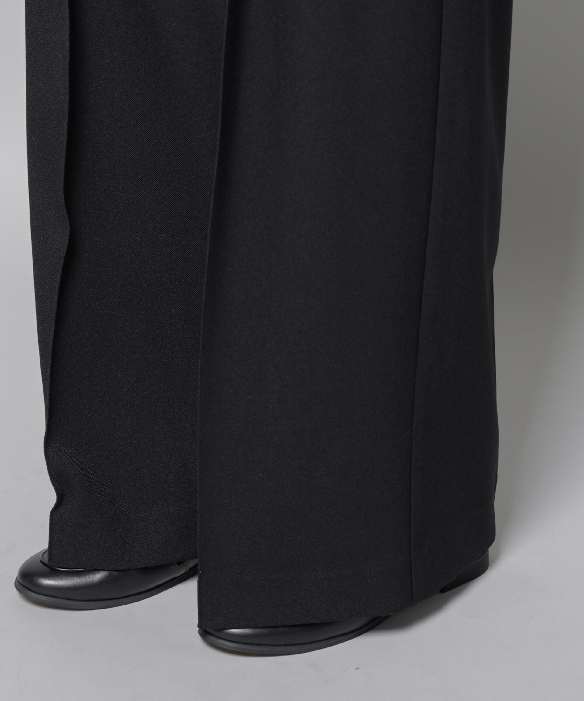 nano･universe「ストレッチサージピンタックイージーワイドパンツ(セットアップ可)」|チノ|