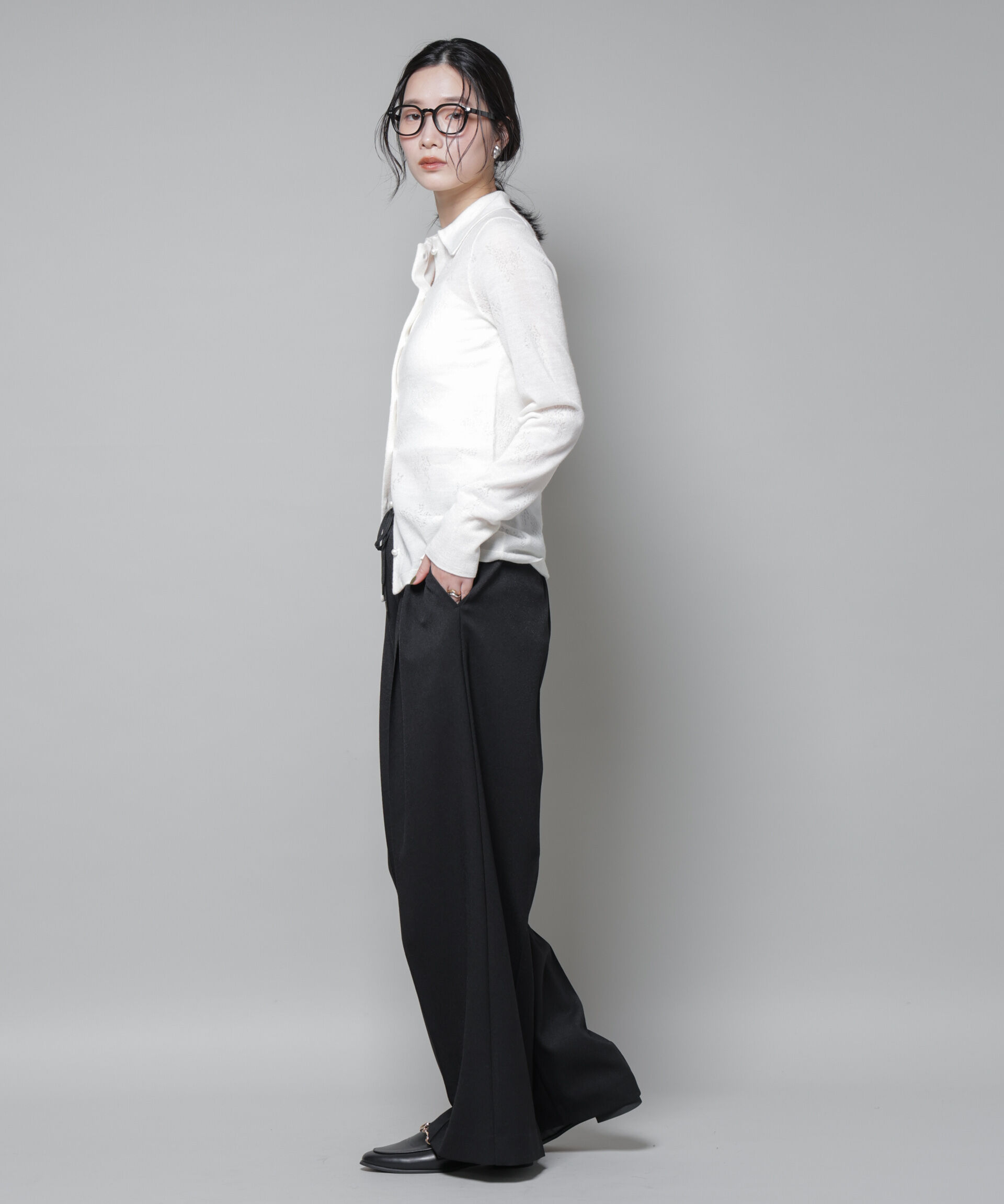 nano･universe「ストレッチサージピンタックイージーワイドパンツ(セットアップ可)」|チノ|