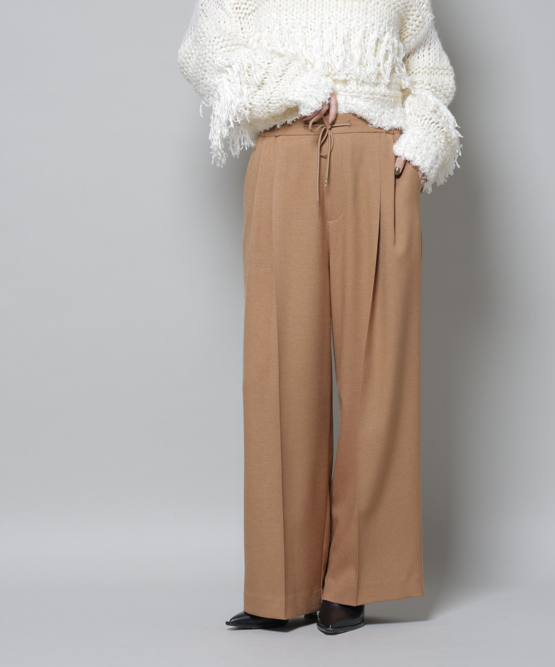 nano･universe「ストレッチサージピンタックイージーワイドパンツ(セットアップ可)」|チノ|