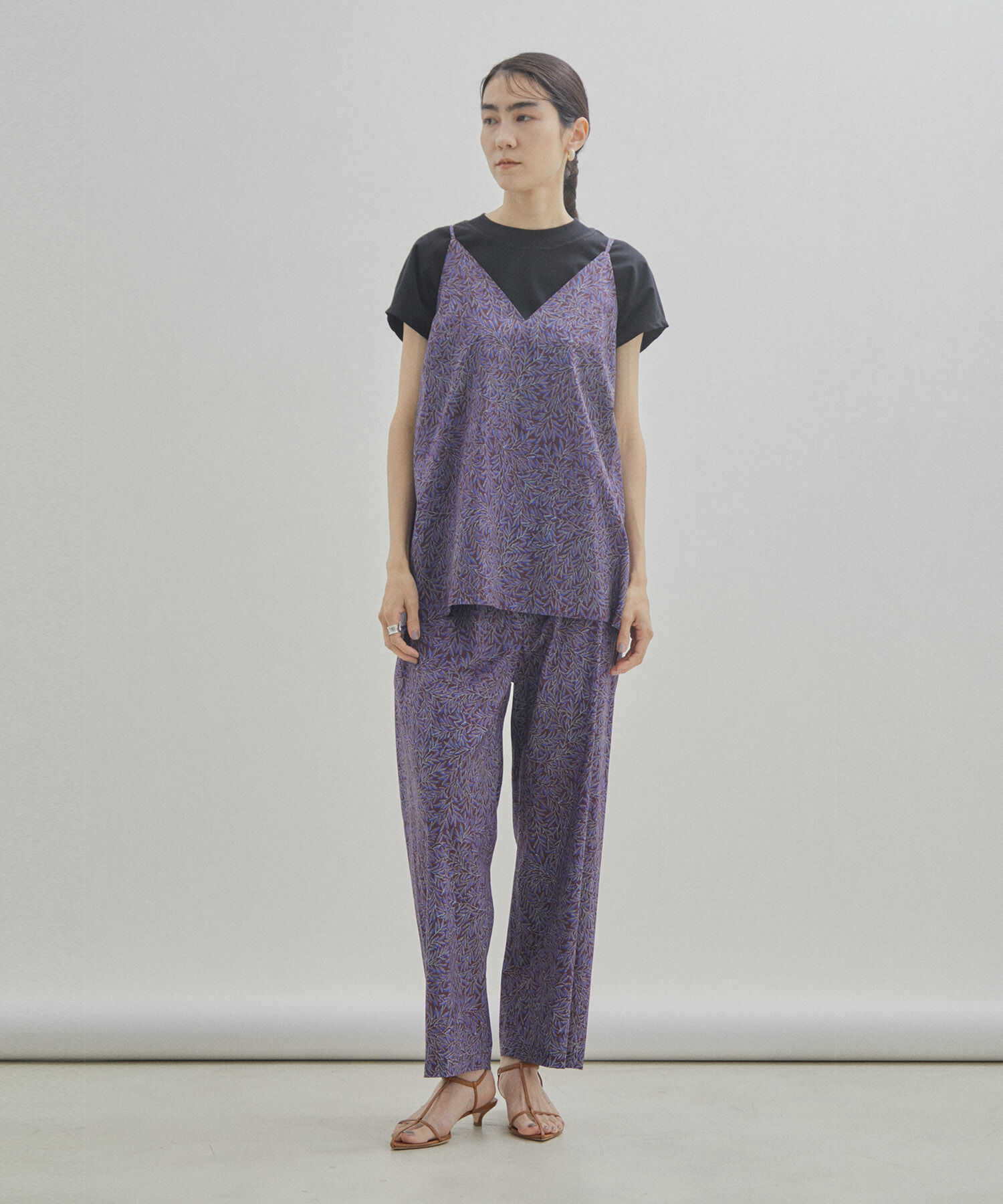 SALON adam et rope'「【LIBERTY】【セットアップ対応・洗える】リバティプリントバックスリットキャミソール」|キャミソール|