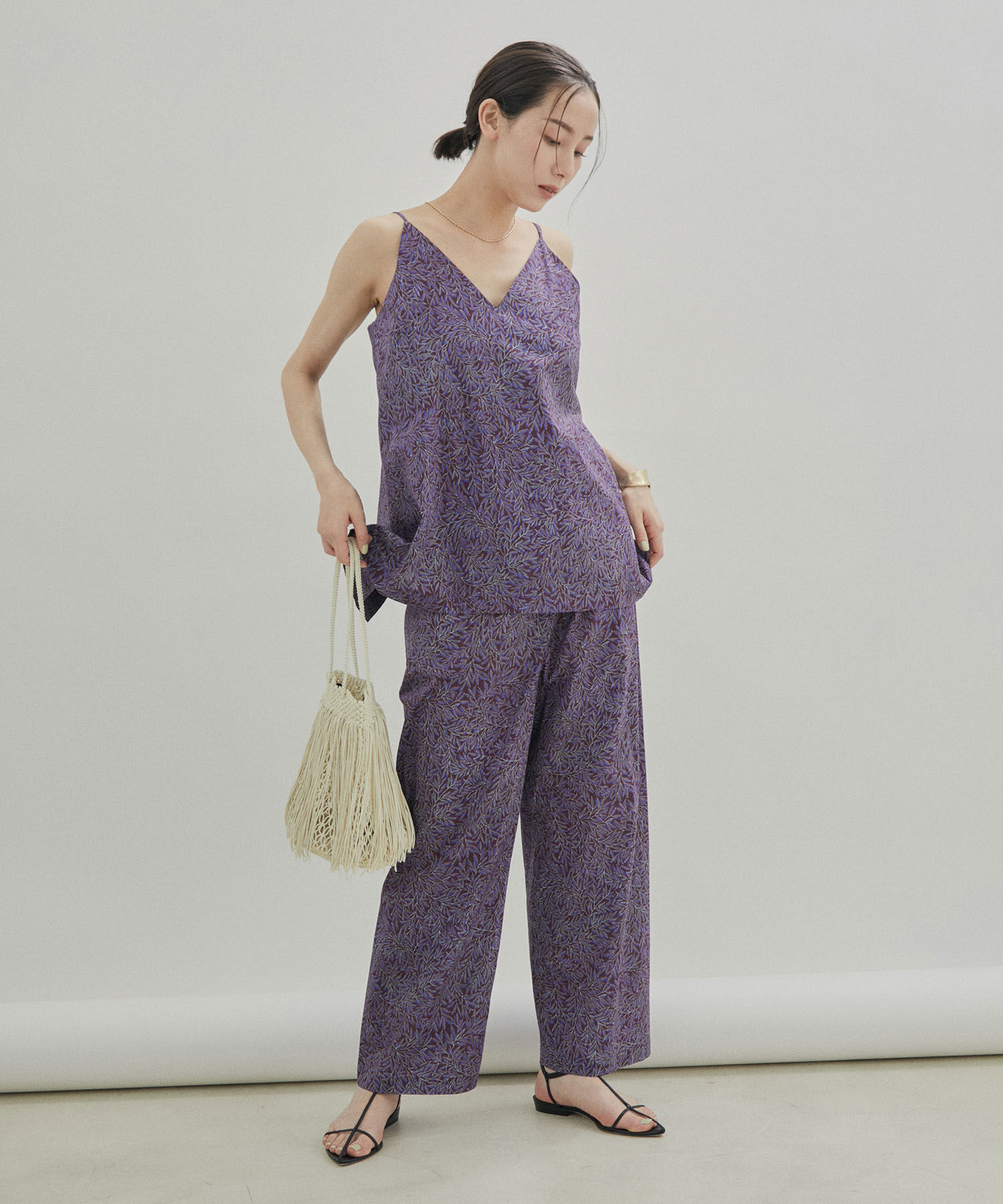 SALON adam et rope'「【LIBERTY】【セットアップ対応・洗える】リバティプリントバックスリットキャミソール」|キャミソール|