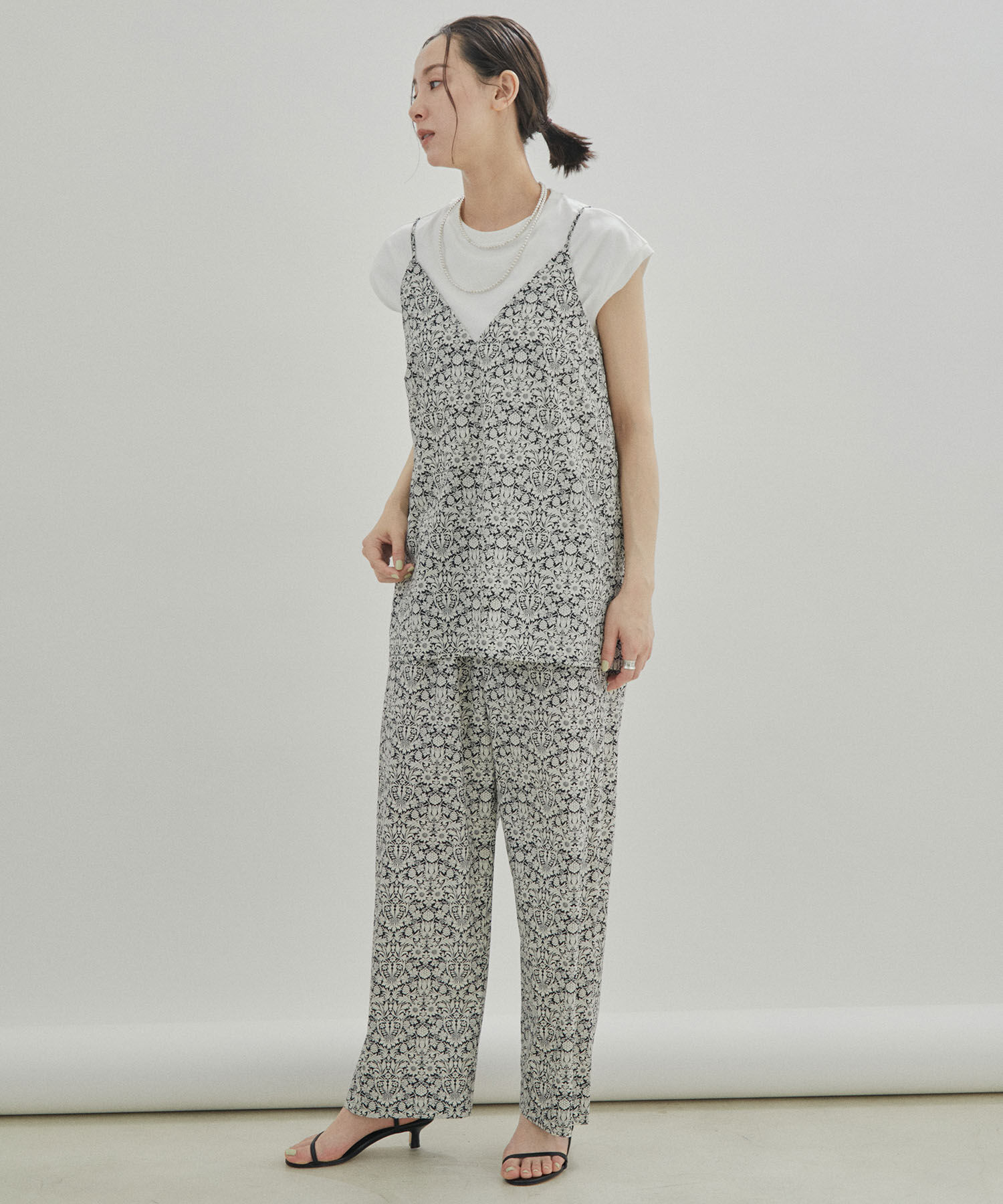 SALON adam et rope'「【LIBERTY】【セットアップ対応・洗える】リバティプリントバックスリットキャミソール」|キャミソール|