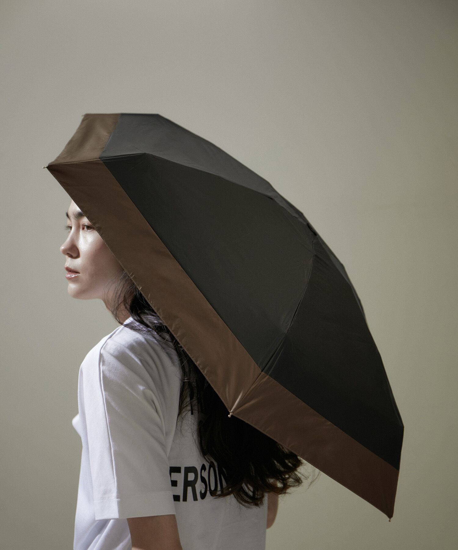 SALON adam et rope'「[UVカット率・遮光率99.99%以上]晴雨兼用2トーンアンブレラ/折り畳み傘/日傘」|傘|ダークブラウン(20)