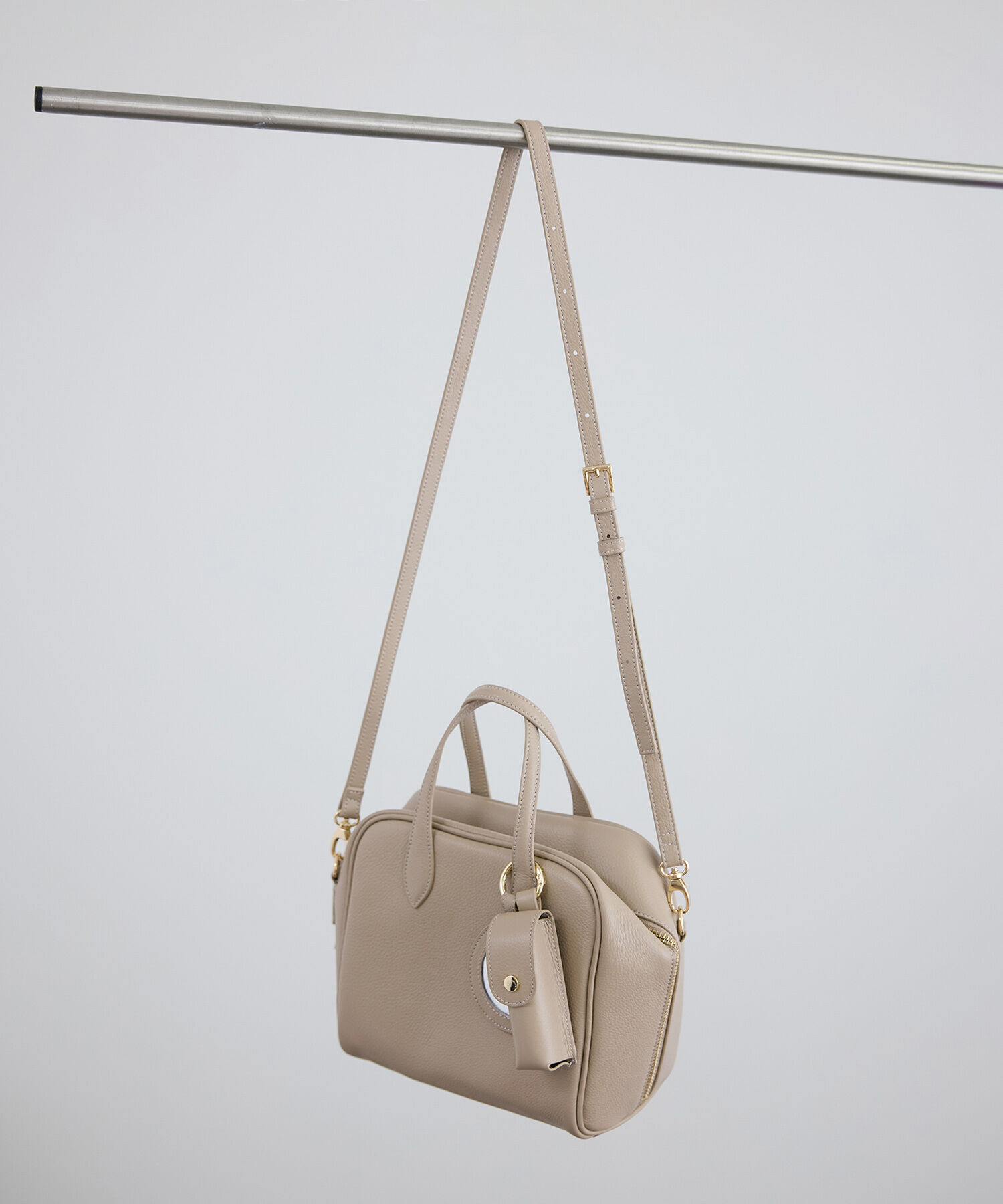 SALON adam et rope'「【WEB限定】【WS（ドゥーブル）】チャーム付きナチュラルレザー2WAYキューブバッグ」|ショルダー・メッセンジャー|