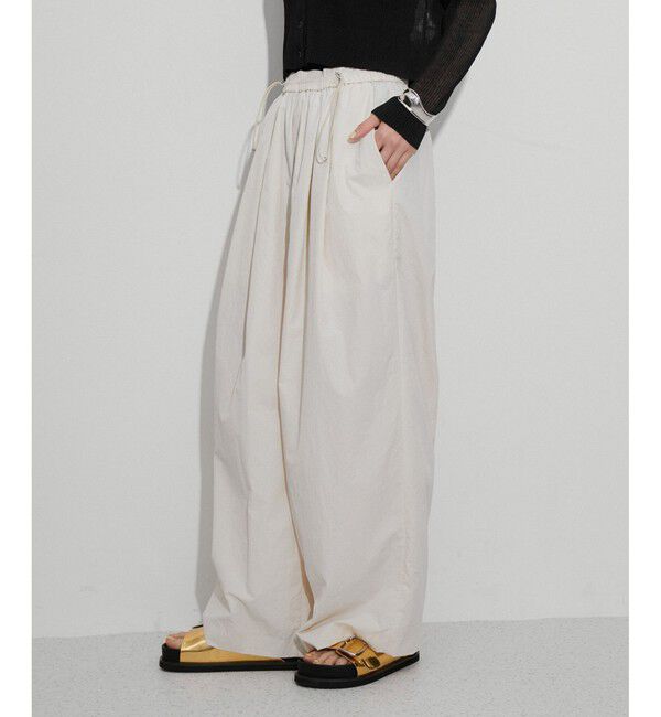 ADAM ET ROPE'「【定番人気】撥水ナイロンイージーパンツ」|チノ|オフサブ