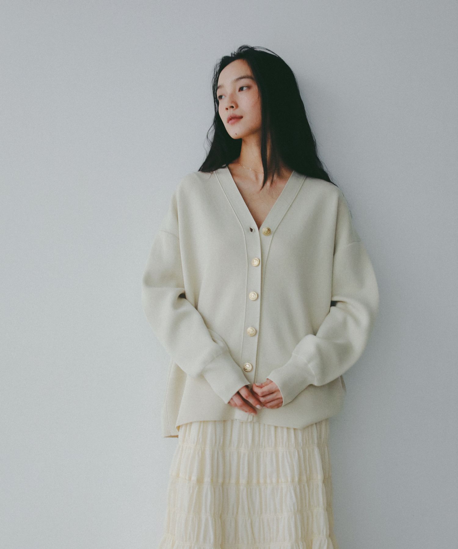 A part by 「【新色追加】スポンディッシュVカーディガン」|ニット・セーター|オフホワイト