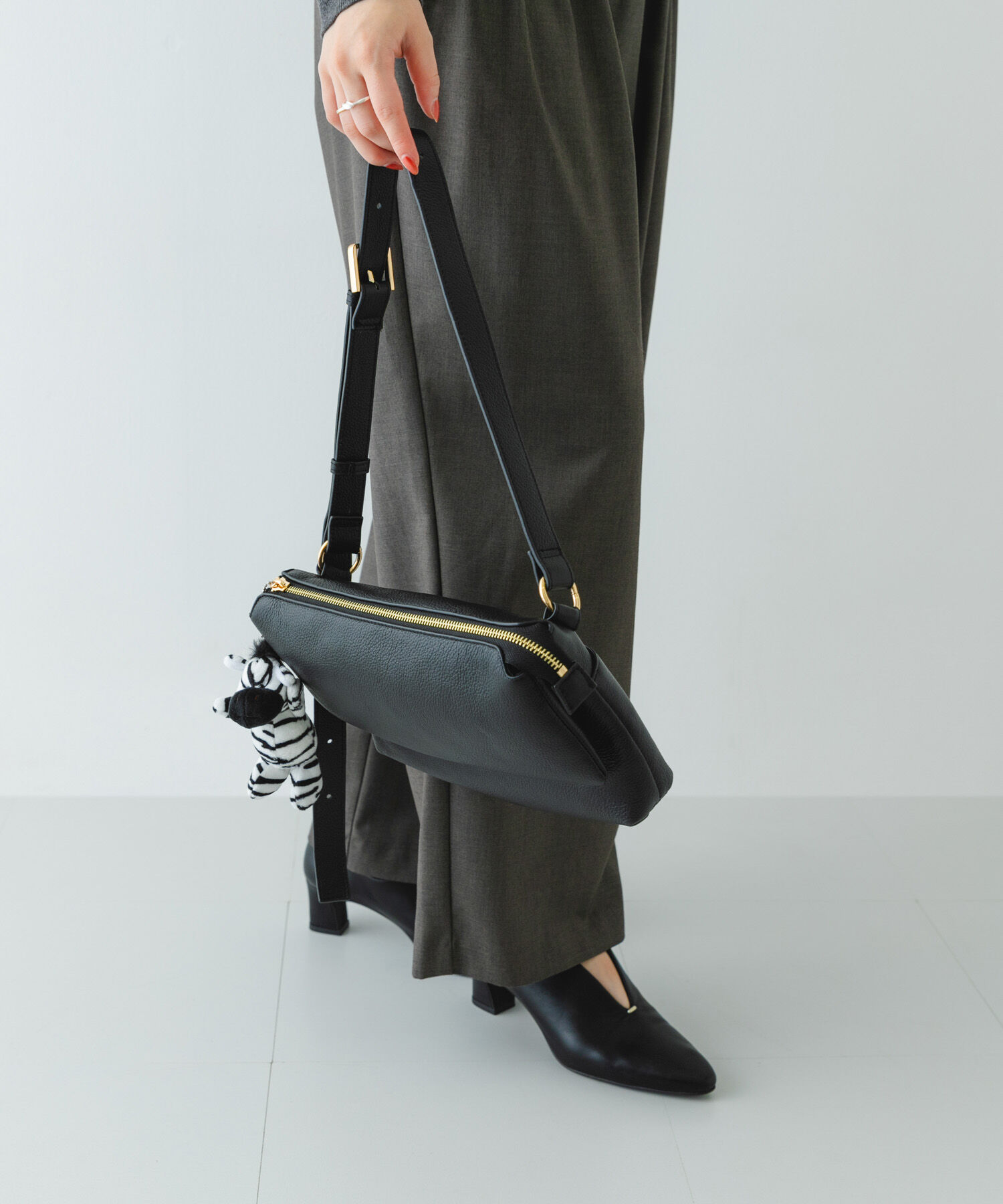 RODE SKO「レザーボディバッグ」|ショルダー・メッセンジャー|