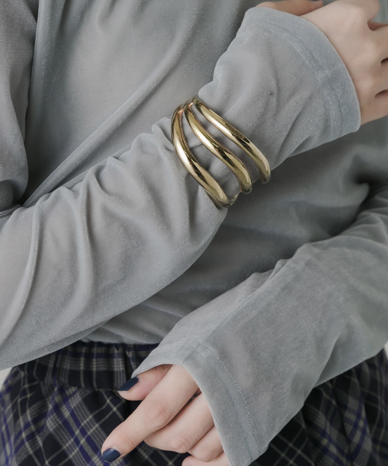 SMELLY「ウェーブラインワイドメタルバングル」|ブレスレット・バングル|