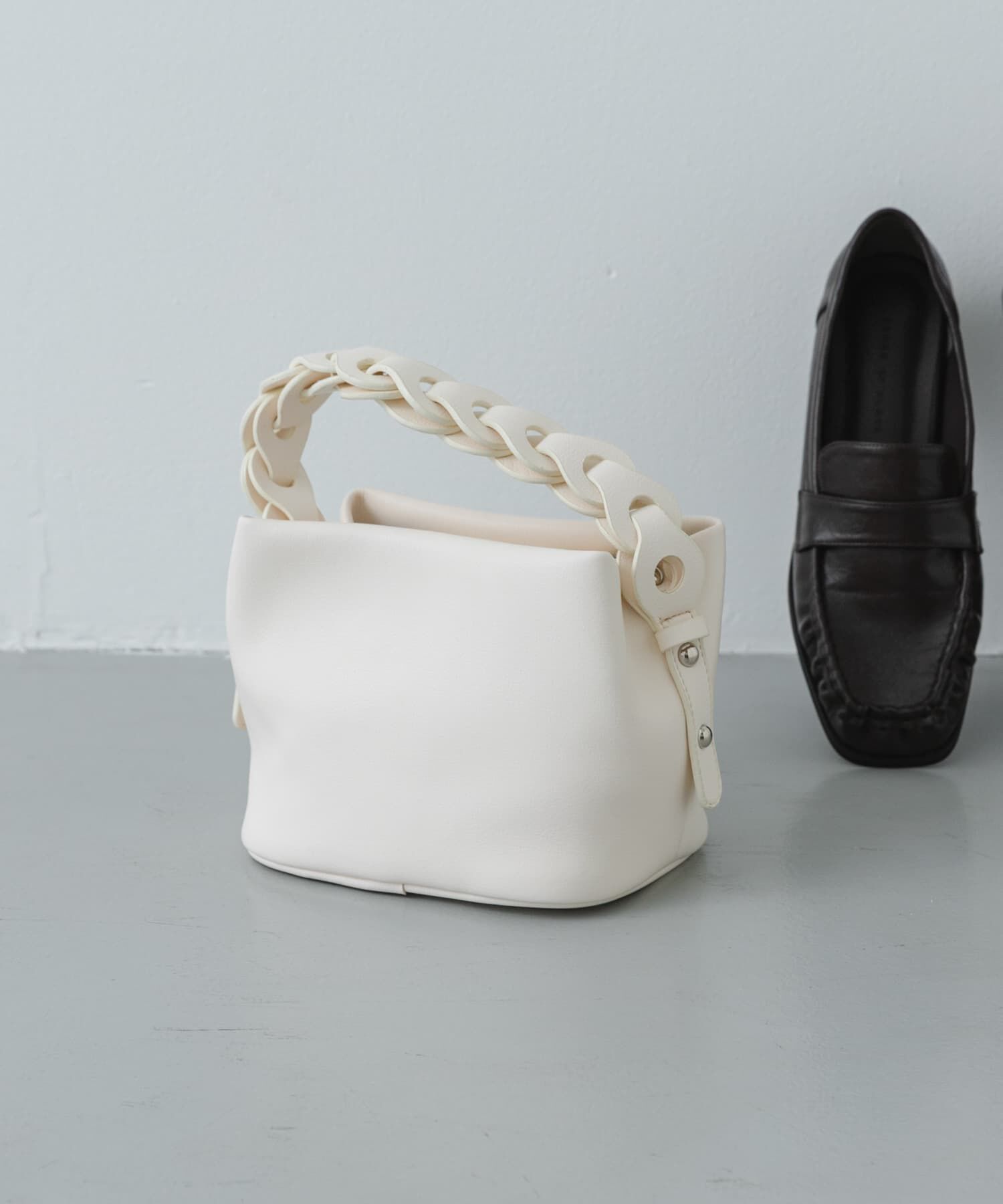 SENSE OF PLACE by URBAN RESEARCH「チェーンハンドルパフバッグ」|ショルダー・メッセンジャー|