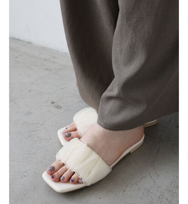  「《WEB限定アイテム》ギャザーフラットサンダル」|サンダル|