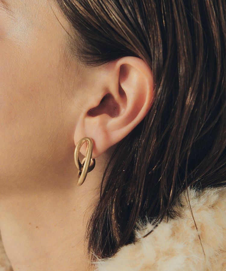 YECCA VECCA「クロスフープイヤリング」|イヤリング|