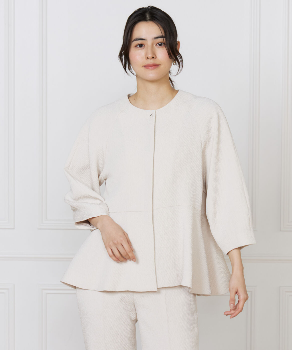 7-IDconcept.「切り替えタックブラウスジャケット」|ノーカラージャケット|アイボリー2